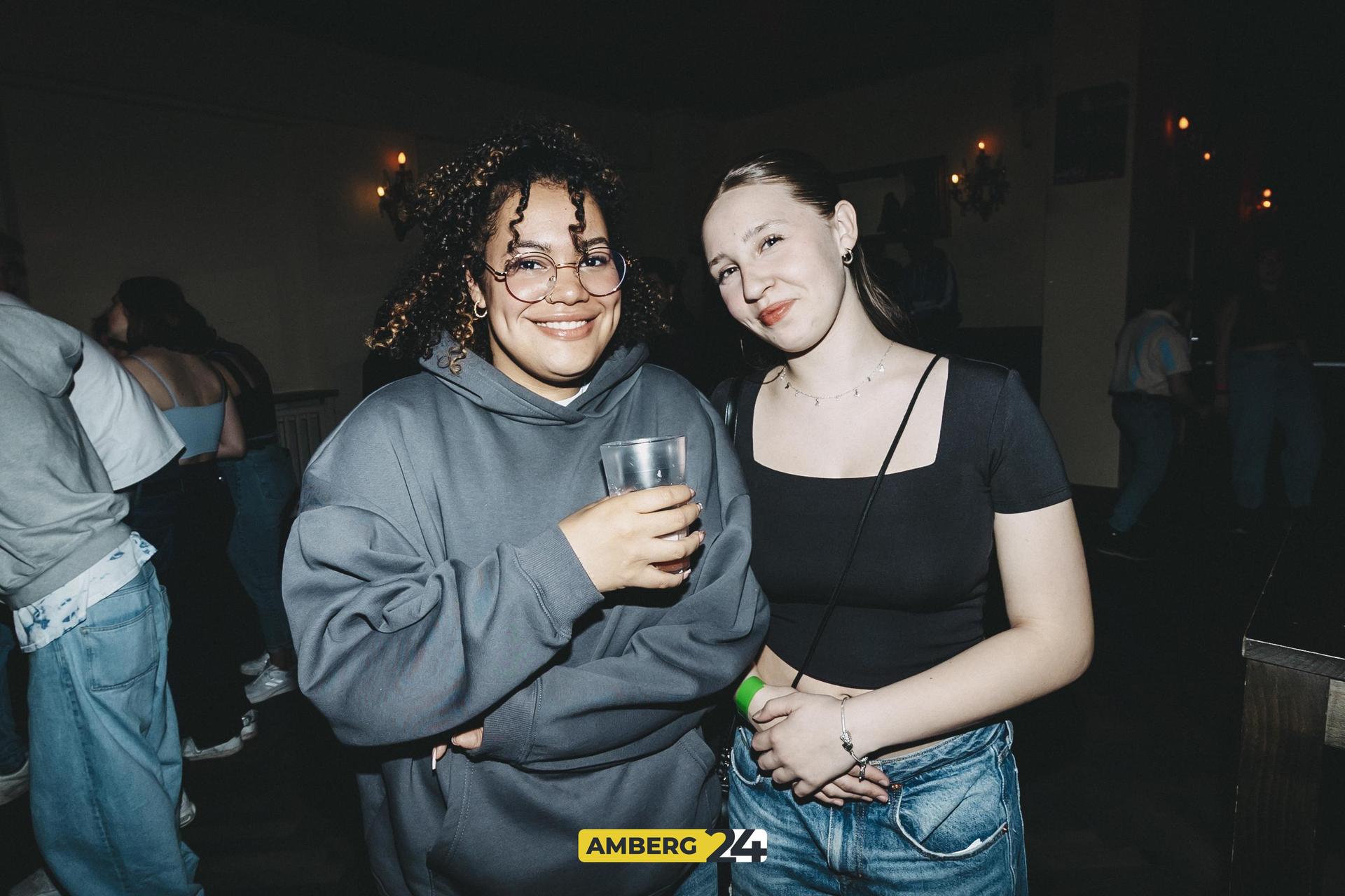 Die FOS/BOS hat zur Q-Party ins Casino eingeladen. Das sind die Bilder.  (Bild: Lolografie)