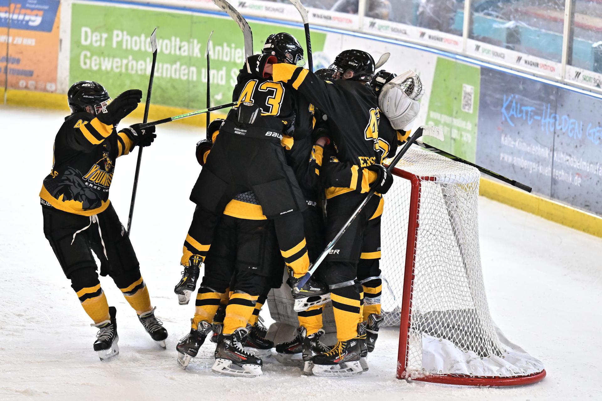 Eishockey Landesliga-Meisterschaft der U17 mit ERSC Amberg.  (Bild: Hubert Ziegler)