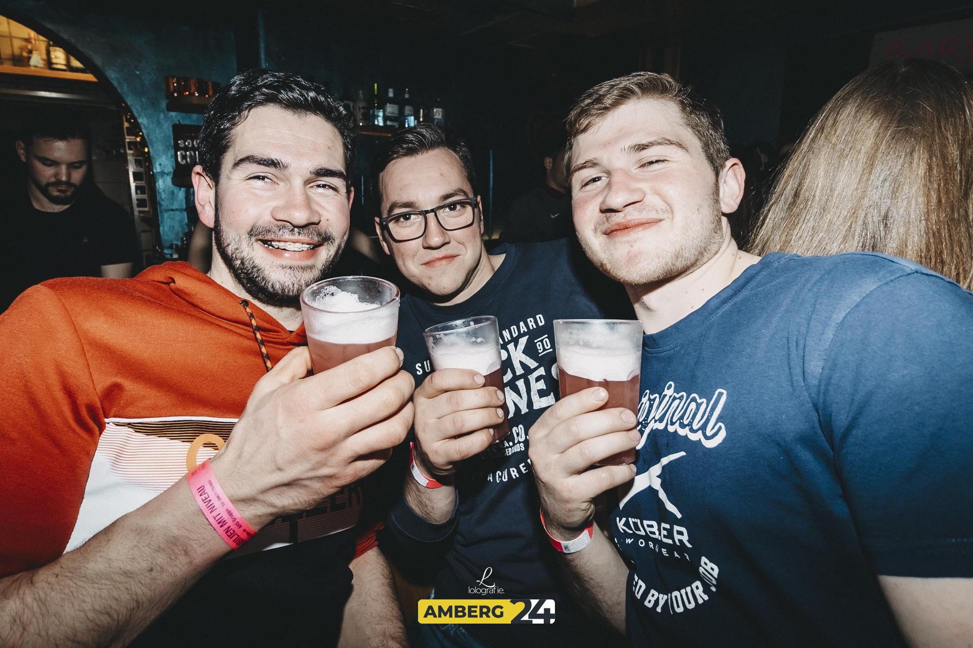 Amberg tanzt im Blauen Haus. (Bild: Lolografie)