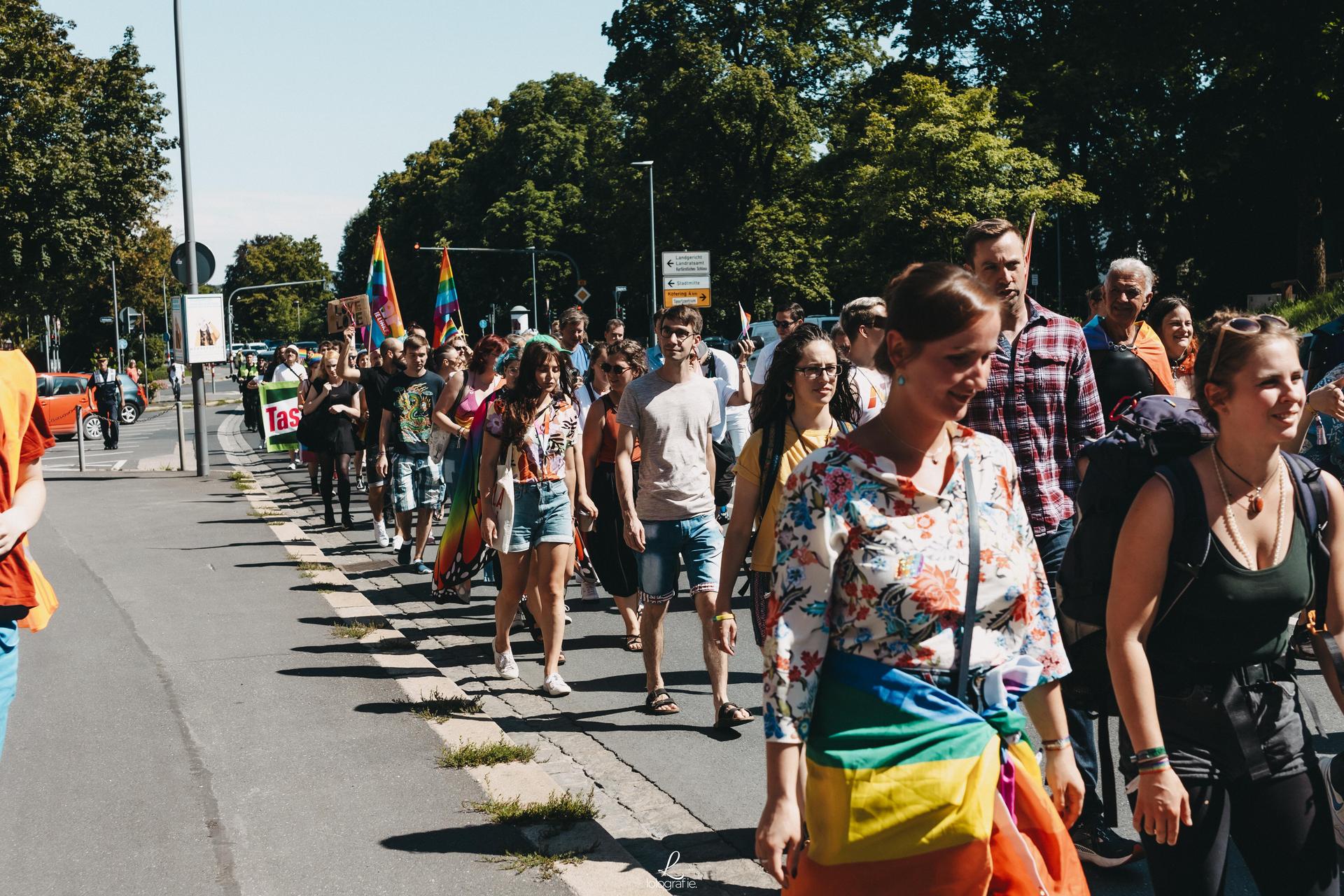 Die Bilder von der CSD-Parade 2023 in Amberg. (Bild: Leonie Hartung)