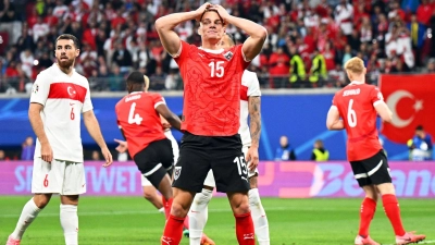 Niederlage gegen die Türkei: Achtelfinal-Aus für Österreich. (Bild: Robert Michael/dpa)