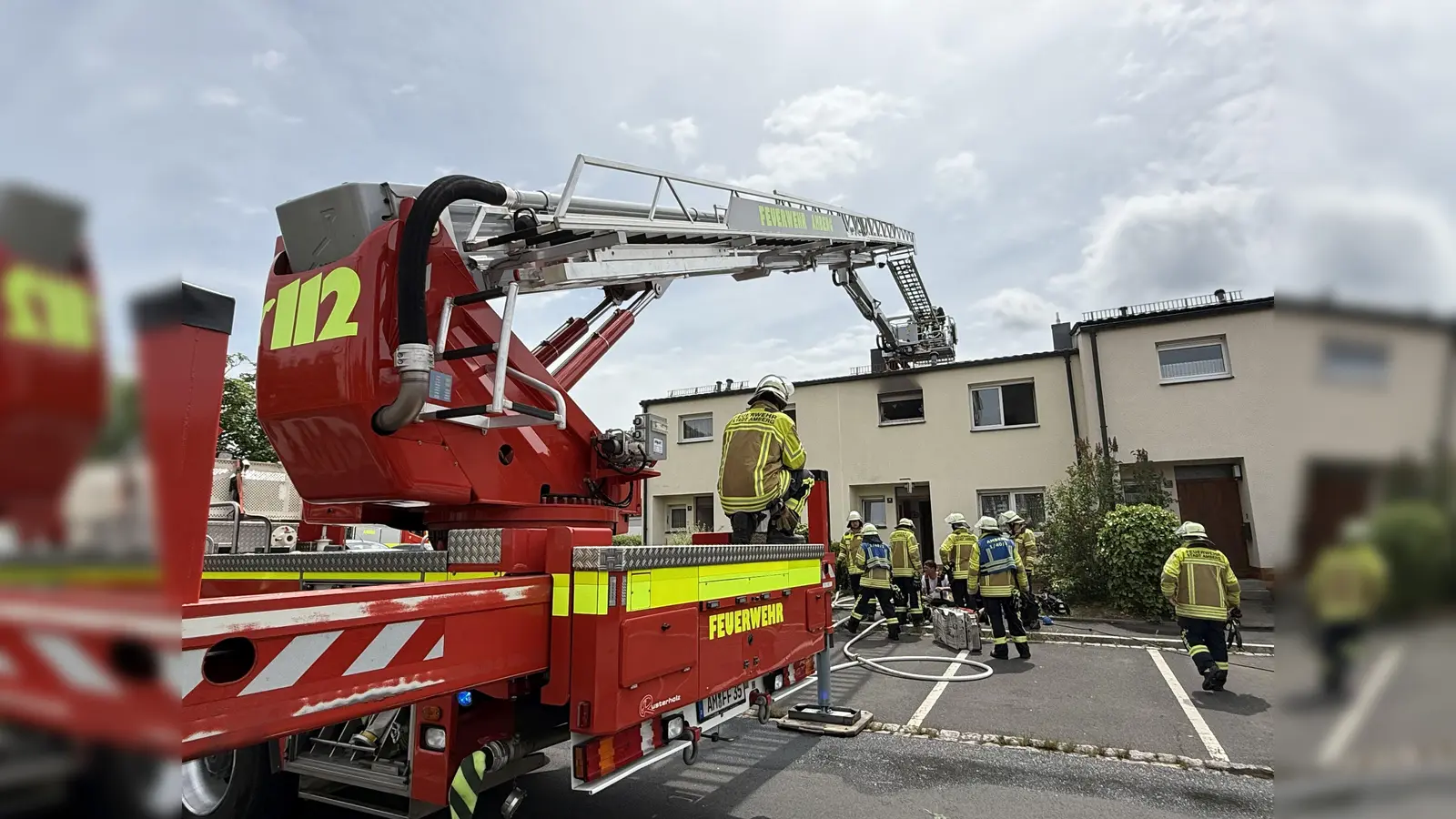 Die Feuerwehr Amberg konnte am Sonntagmittag einen Wohnhaus-Brand im Dreifaltigkeitsviertel schnell löschen. Zuvor war die Rauchentwicklung so stark, dass die Amberger per App davor gewarnt wurden.  (Symbolbild: Stephan Huber)