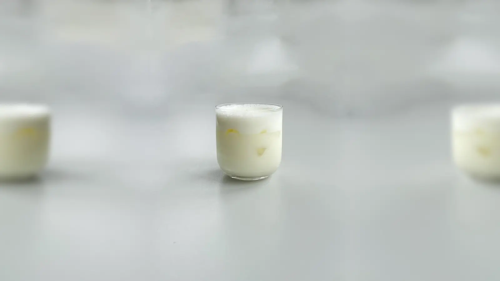 Ein bisschen Gefummel bei der Zubereitung, aber mega lecker: brasilianische Limo. (Bild: knz)