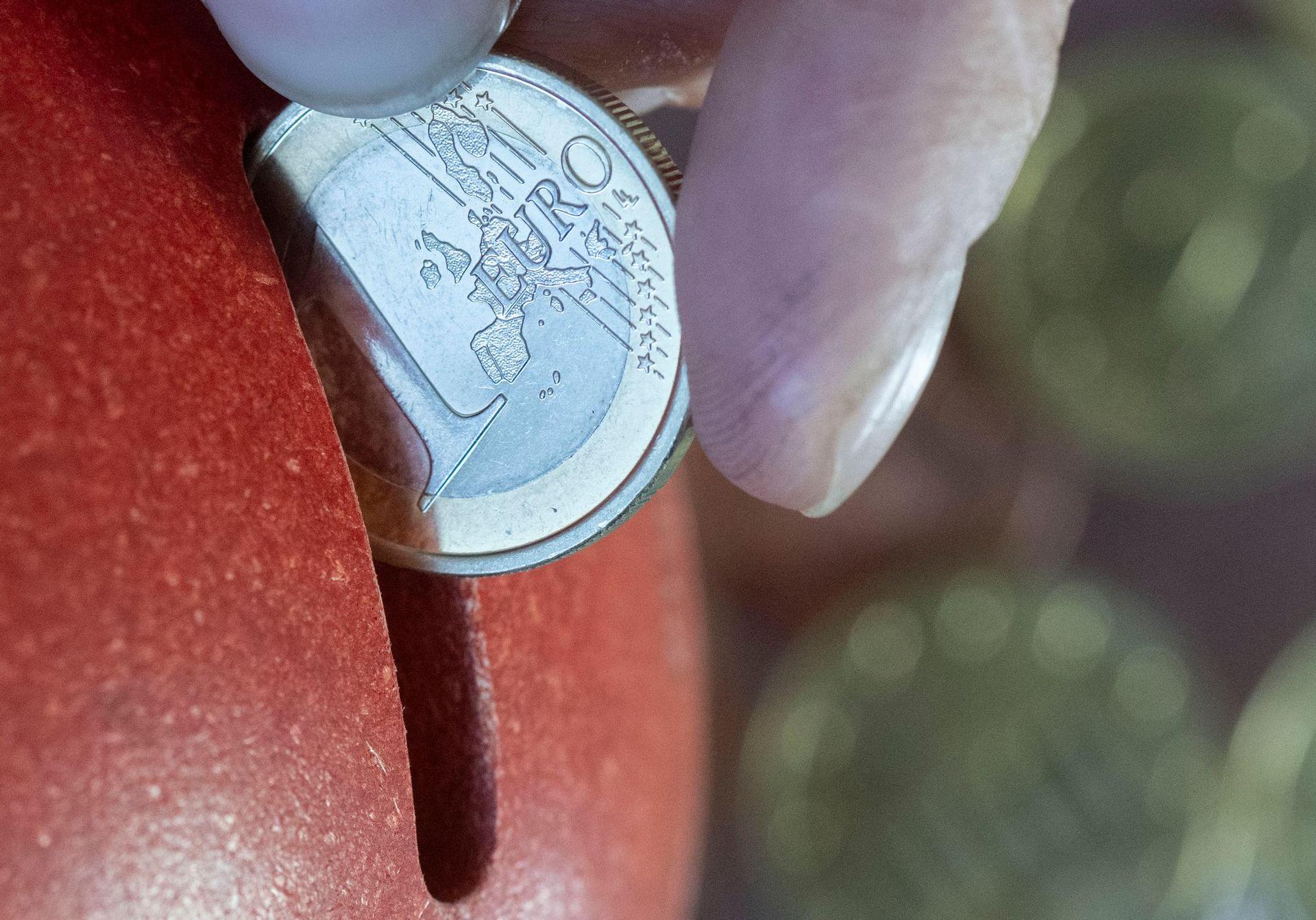 Sparen wie die Eltern? Ererbtes Finanzwissen hat bisweilen Lücken. (Symbolbild: Hendrik Schmidt/dpa)