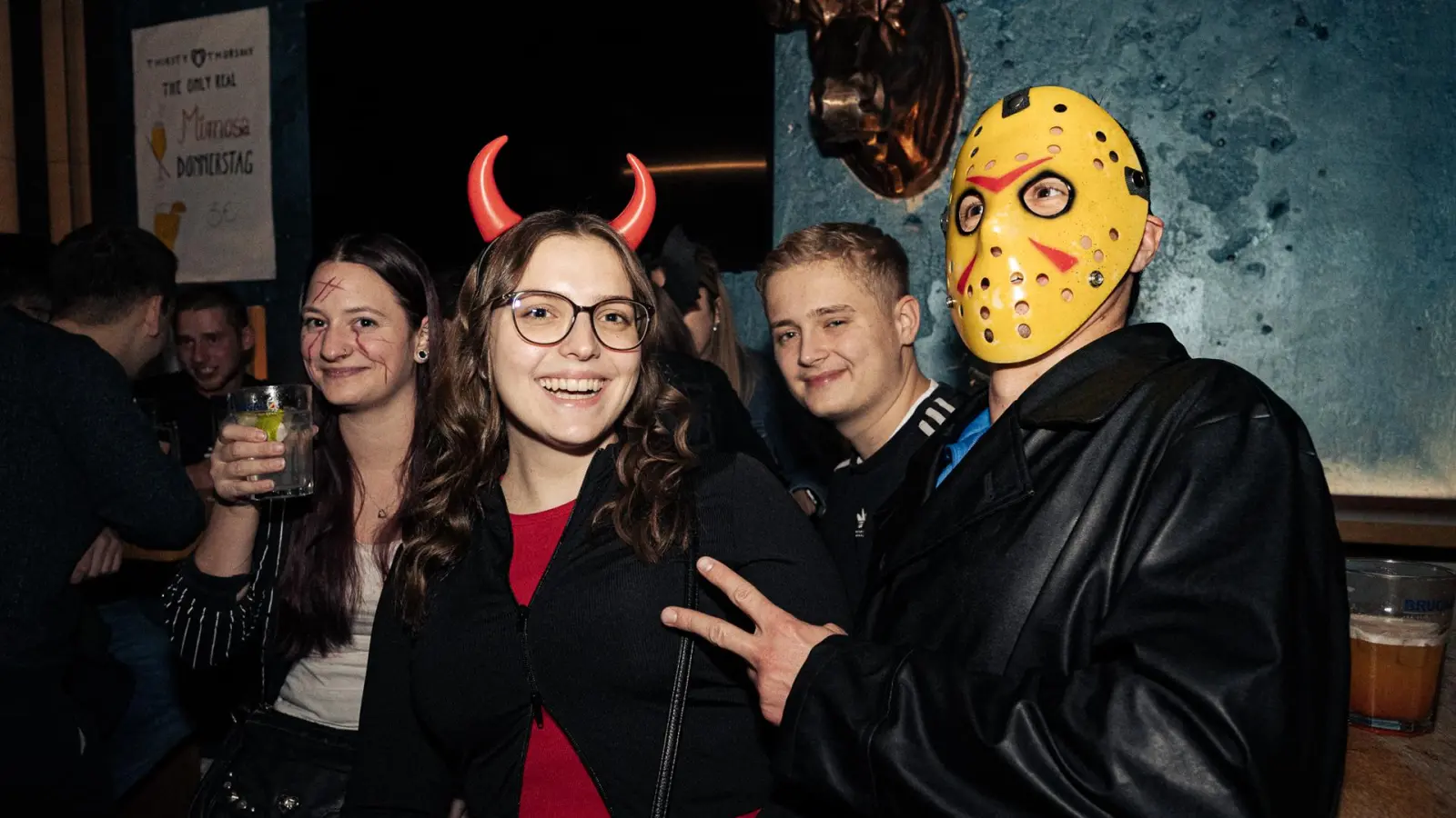 Im Blauen Haus sorgte der „American Halloween DJ” für einen grusligen Abend.  (Bild: Justus Gregor)