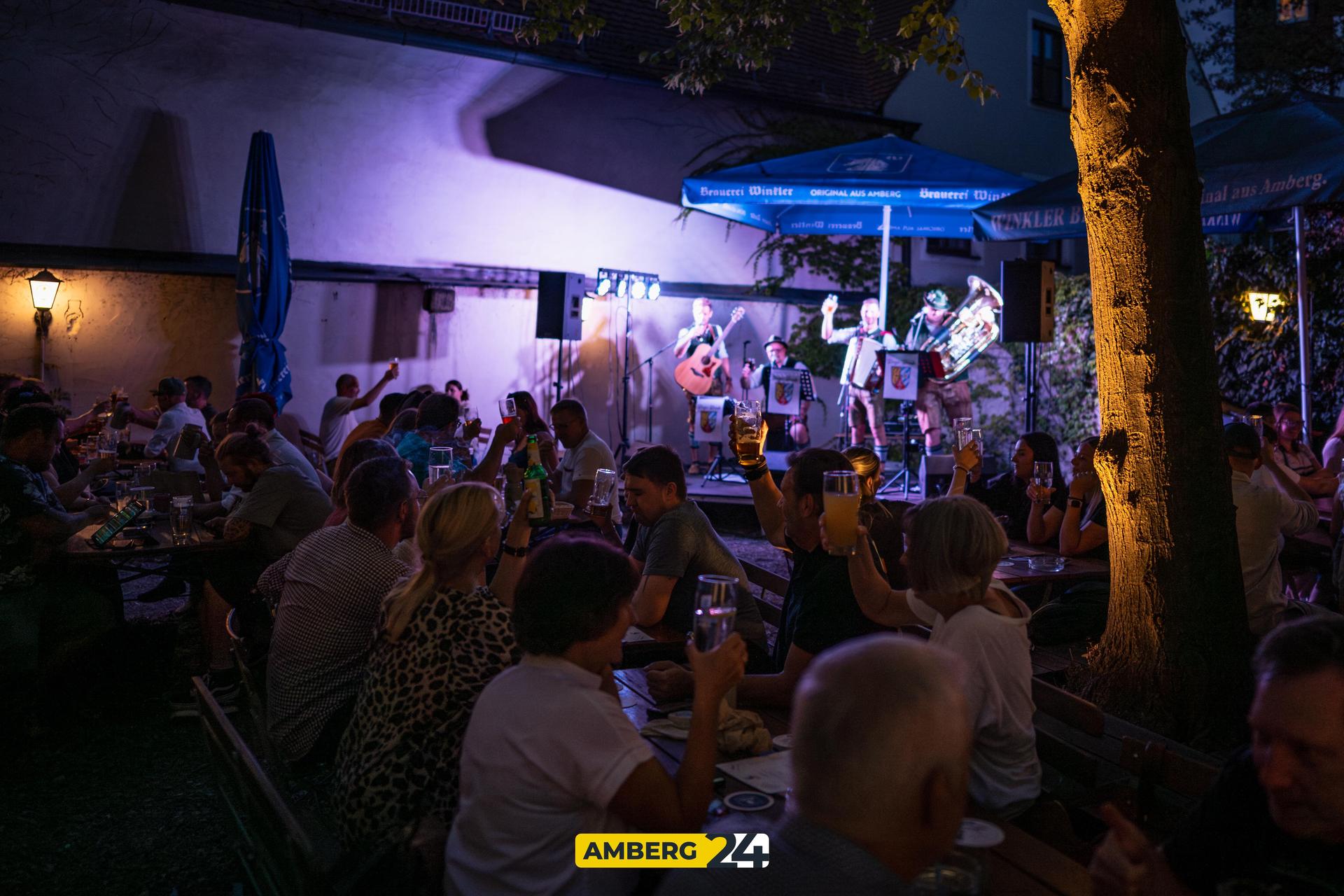 Die besten Bilder vom Brassfestival am Freitag beim Winklerbräu in Amberg. (Bild: Justus Gregor)