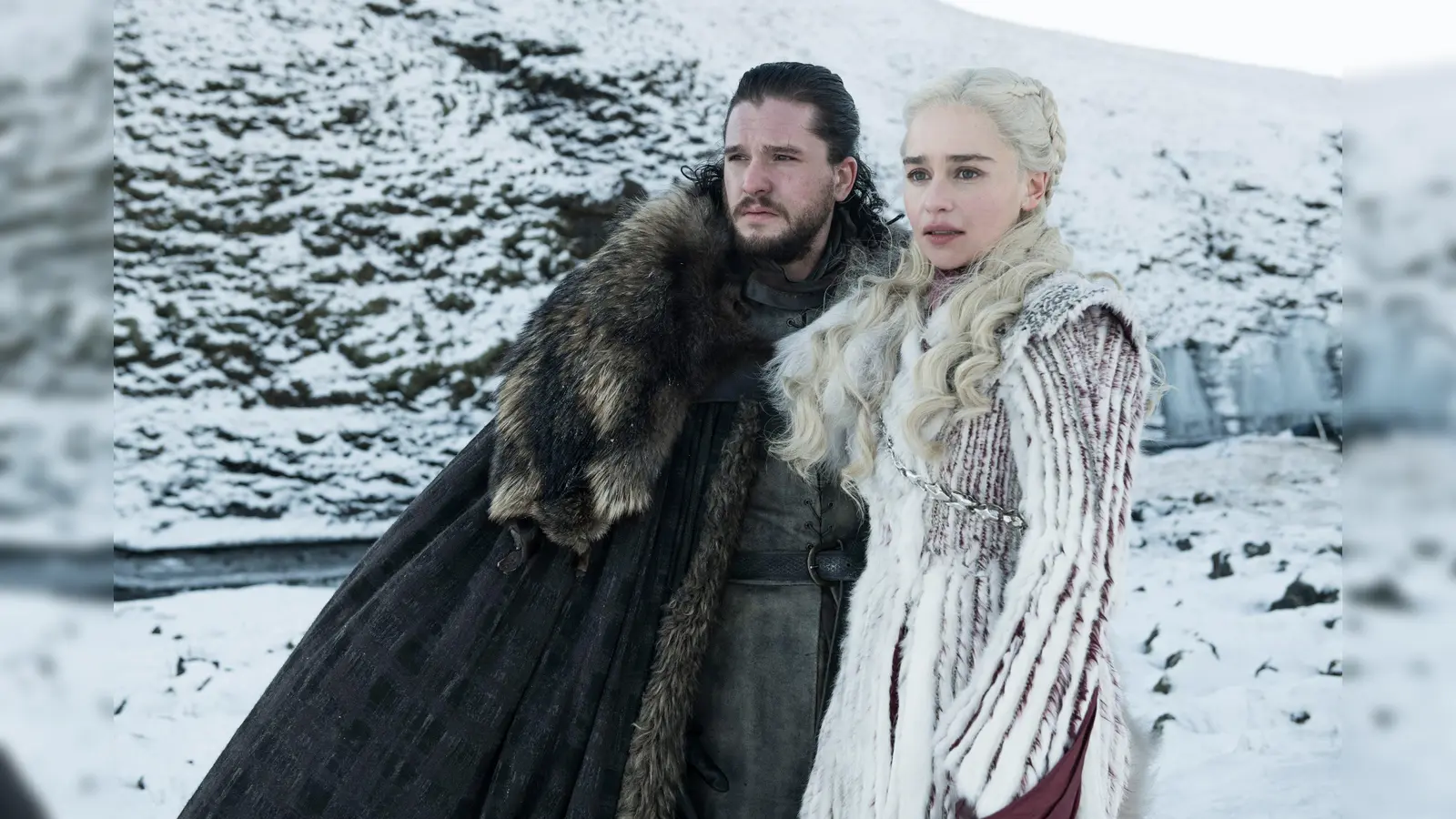 Kit Harington als Jon Snow und Emilia Clarke als Daenerys Targaryen in einer Folge der Serie „Games of Thrones“.  (Archivbild: dpa (Sky/Archivbild))
