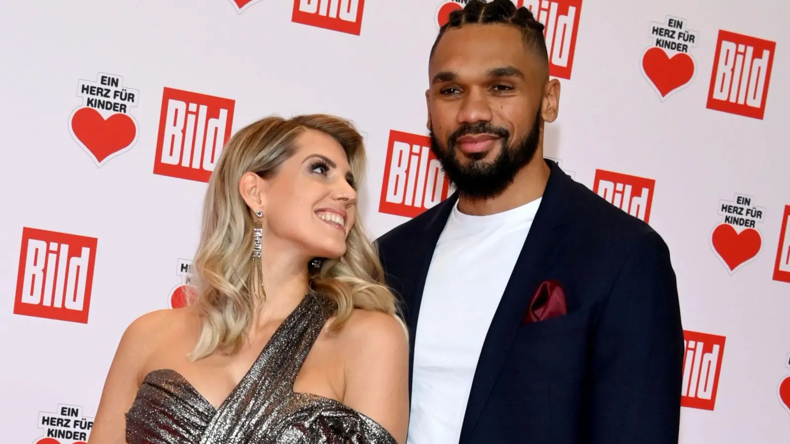 Wieder ein Mädchen: Influencerin Sarah Harrison hat ihr drittes Kind zur Welt gebracht. (Archivbild) (Bild: Jens Kalaene/dpa-Zentralbild/dpa)