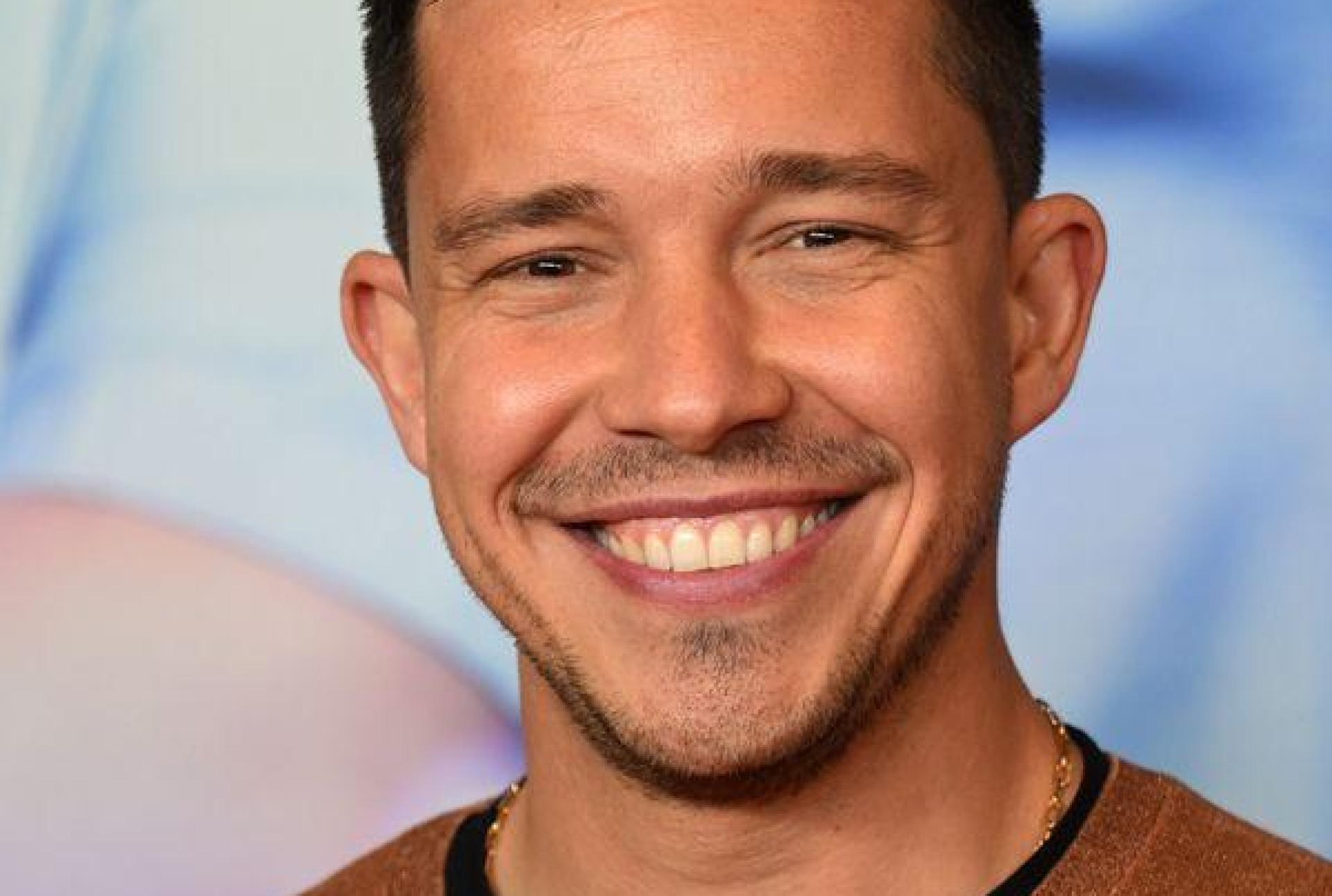 Neu und doch vertraut: das erste Santos-Album auf Deutsch. (Archivbild) (Bild: Felix Hörhager/dpa)