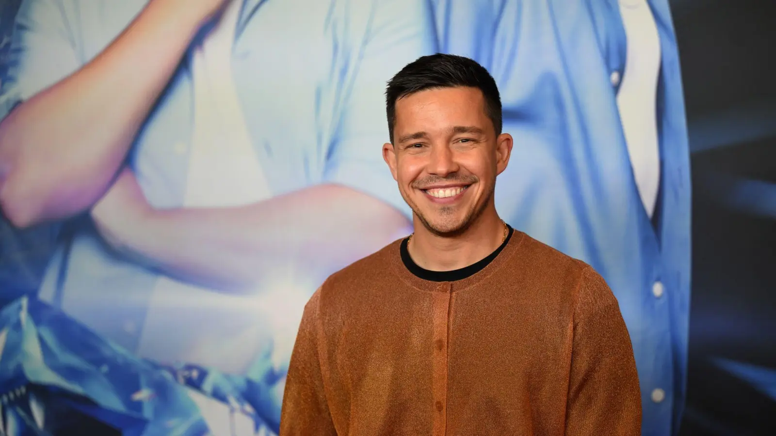 Neu und doch vertraut: das erste Santos-Album auf Deutsch. (Archivbild) (Bild: Felix Hörhager/dpa)