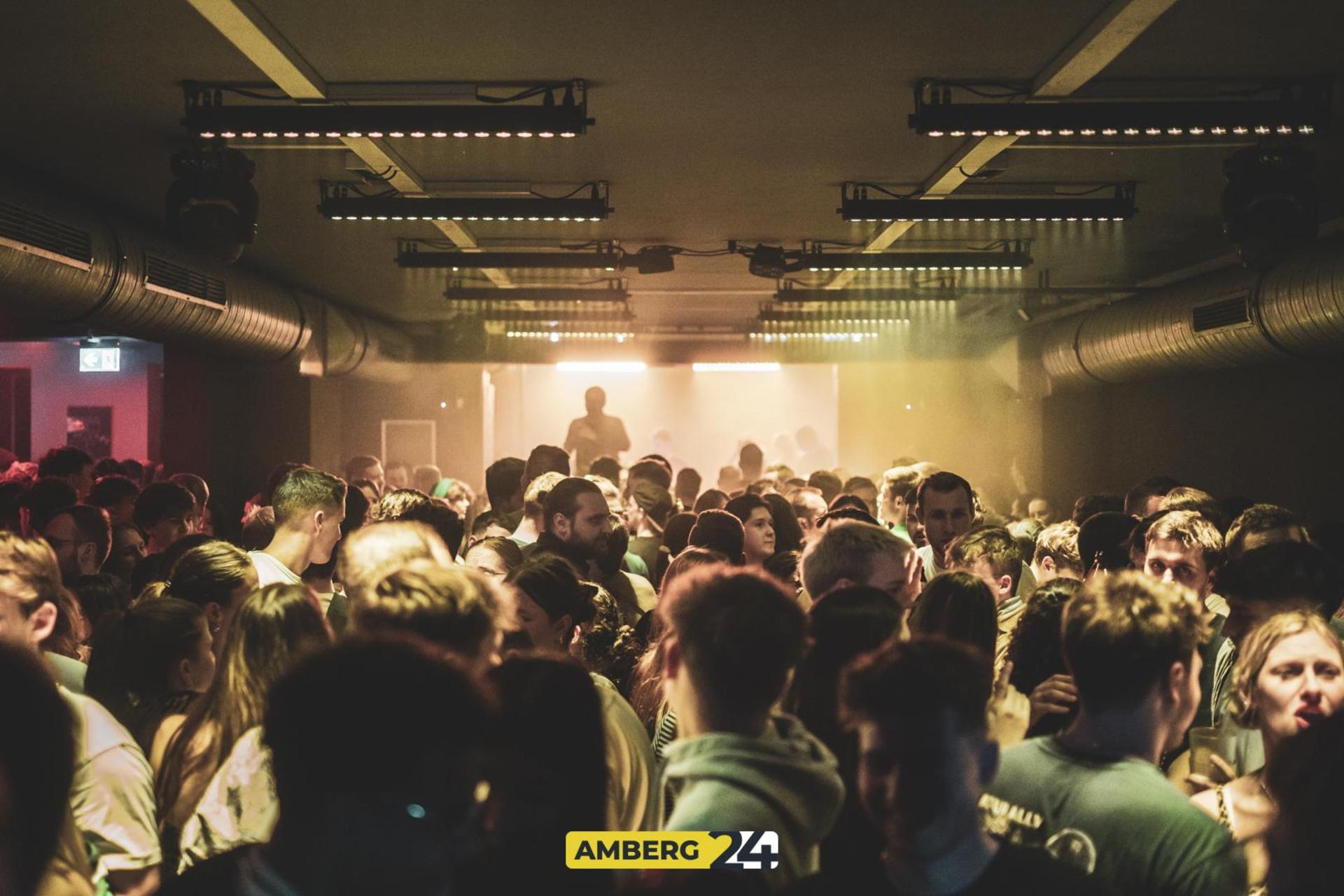 Party am 1. Weihnachtsfeiertag im Happy Rock.  (Bild: Martin Sponsel)