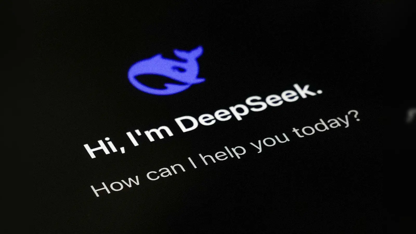 DeepSeek aus China will seine Künstliche Intelligenz sehr günstig entwickelt haben. (Bild: Andy Wong/AP/dpa)