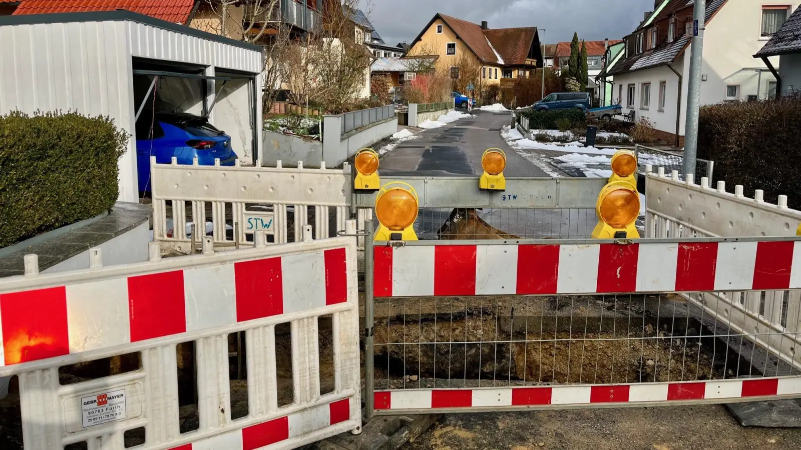 Die Vollsperrung der Blumenaustraße in Sulzbach-Rosenberg wird bis zum 17. April 2026 verlängert. (Symbolbild: Petra Hartl)
