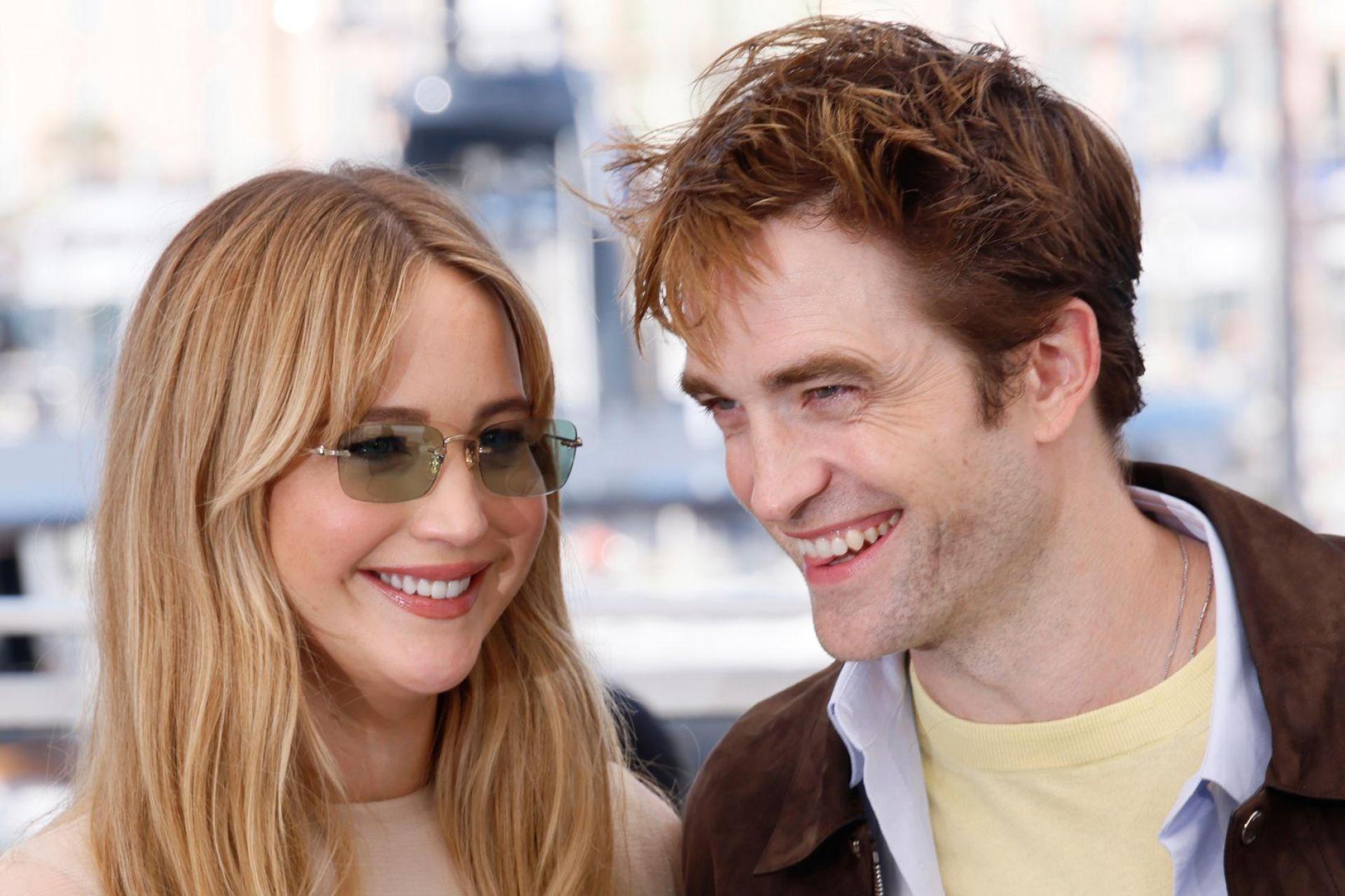 Jennifer Lawrence und Robert Pattinson bei der Premiere des Films in Cannes. (Archivbild) (Bild: Joel C Ryan/Invision/AP/dpa)