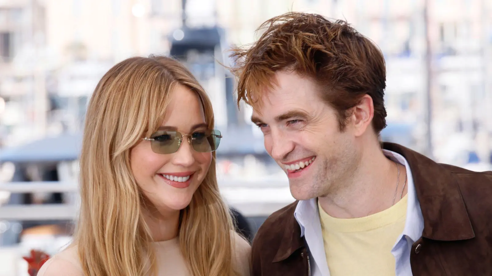 Jennifer Lawrence und Robert Pattinson bei der Premiere des Films in Cannes. (Archivbild) (Bild: Joel C Ryan/Invision/AP/dpa)