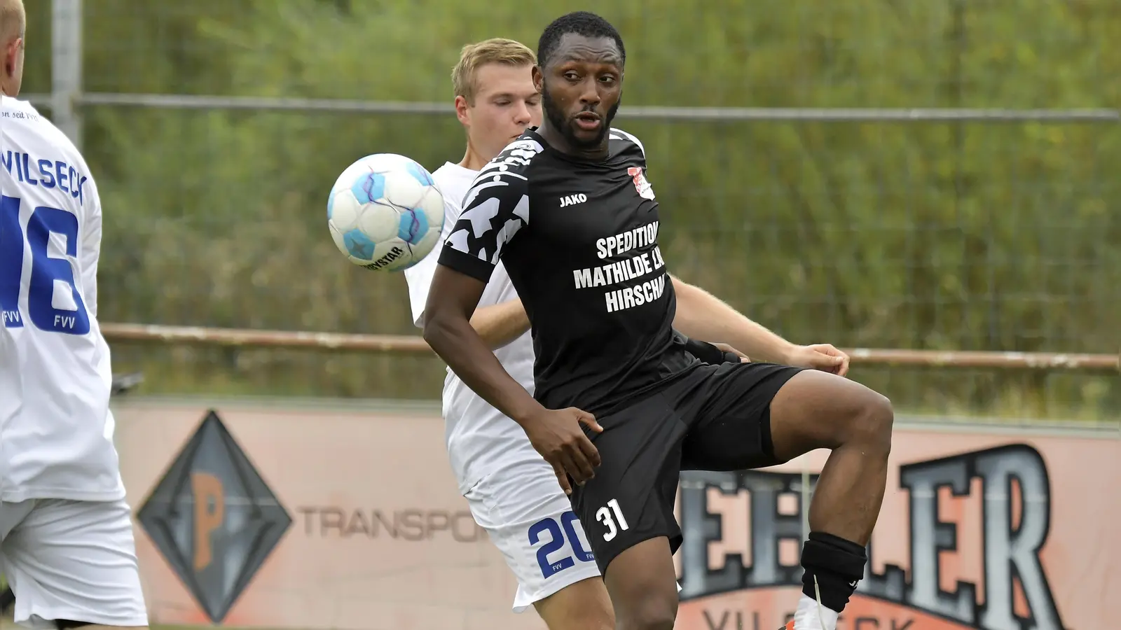 Nach einem kurzen Intermezzo bei Inter Bergsteig kehrt Banding Jawara zum FC Amberg zurück.  (Bild: Hubert Ziegler)