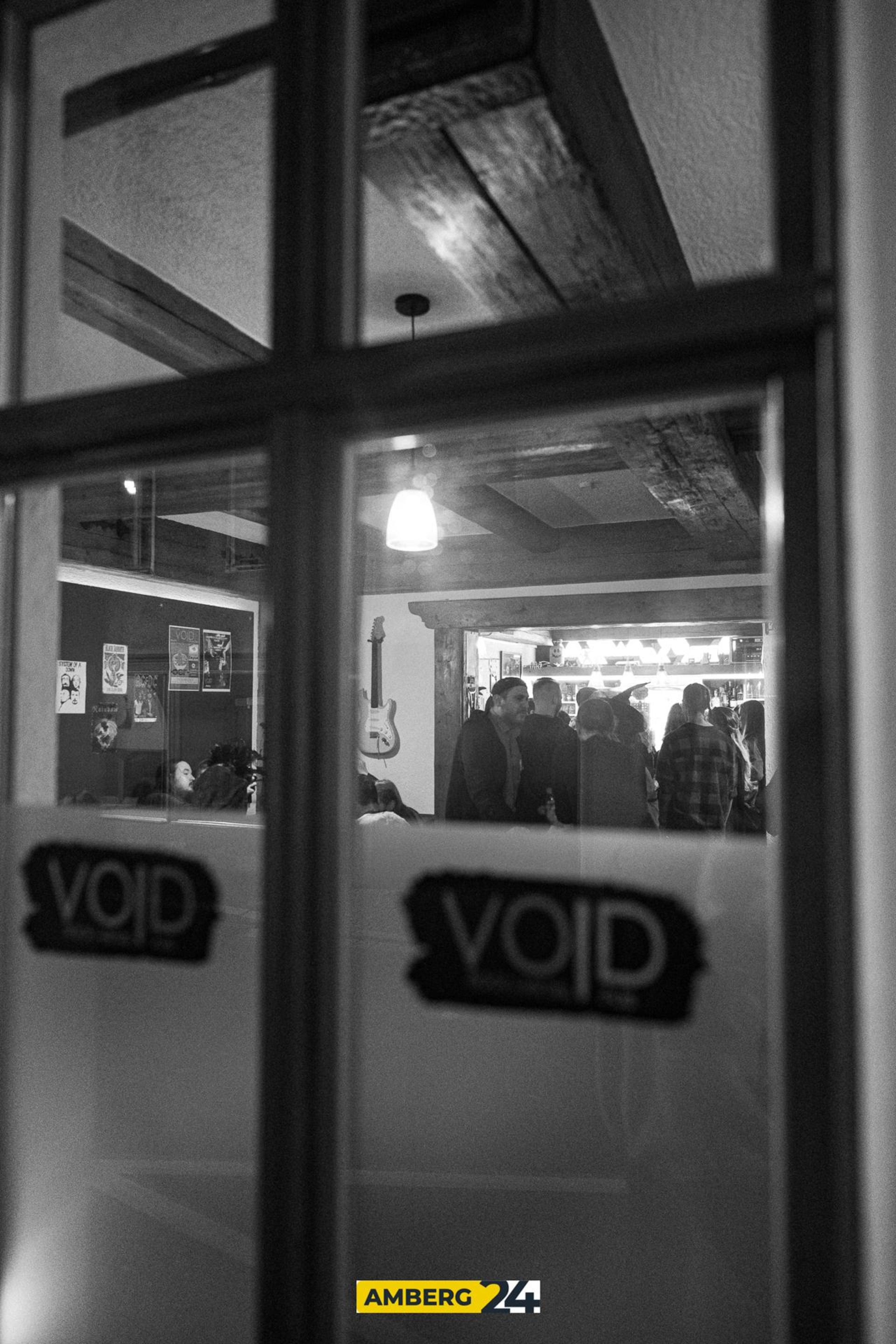 Sweets, Drinks und Metal. Im Void gab's zu Halloween unter anderem einen Kostümwettbewerb. (Bild: Justus Gregor)