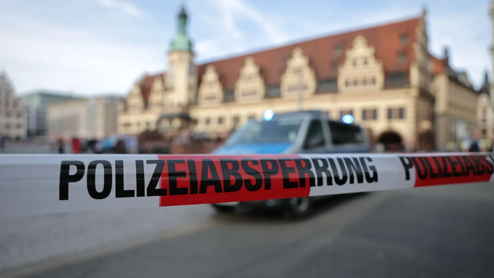 Zwei Menschen sind nach Angaben eines Sprechers der Stadt Leipzig gestorben. (Bild: Jan Woitas/dpa)
