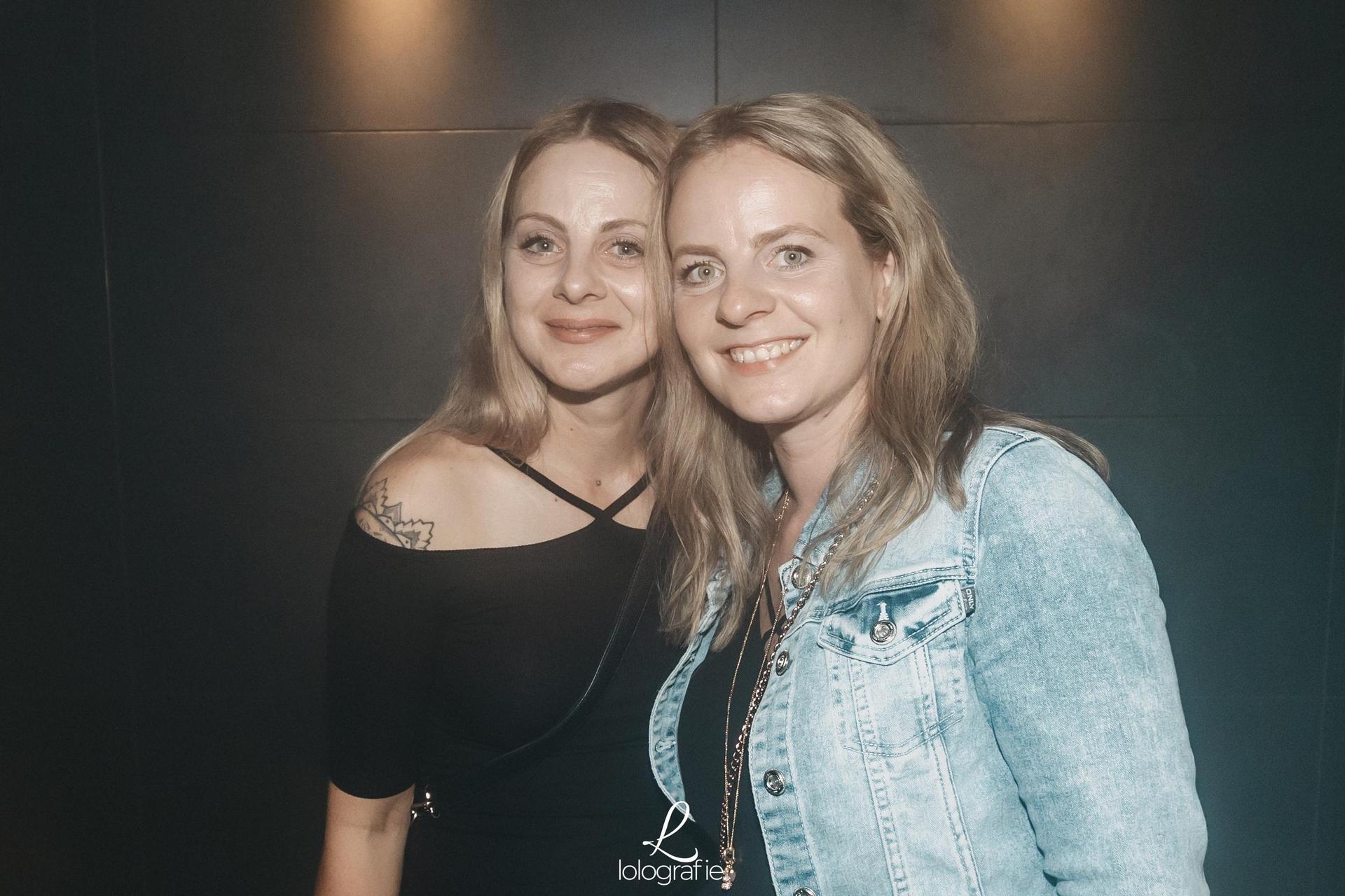 80's, 90's und 2000er: Die Fotos von Amberg tanzt im Trio. (Bild: Leonie Hartung)