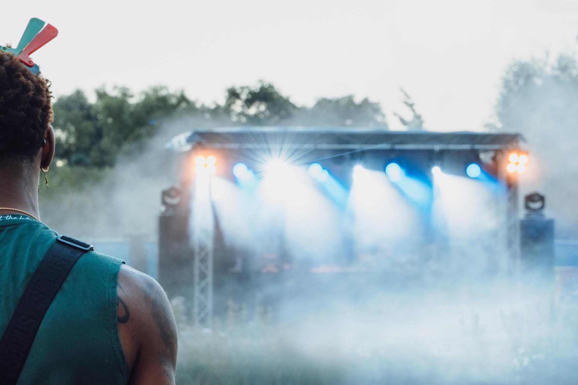 Shisha, Drinks und guter Hip-Hop. So war's am Hip-Hop BBQ in Amberg.  (Bild: Denise Helmschrott)