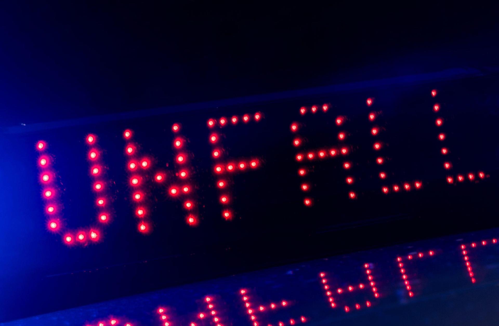 Die Überleitung von der A6 zur A93 in Fahrtrichtung Hof am Autobahnkreuz Oberpfälzer Wald war am Mittwochabend nach einem Unfall gesperrt. (Symbolbild: Monika Skolimowska/dpa)