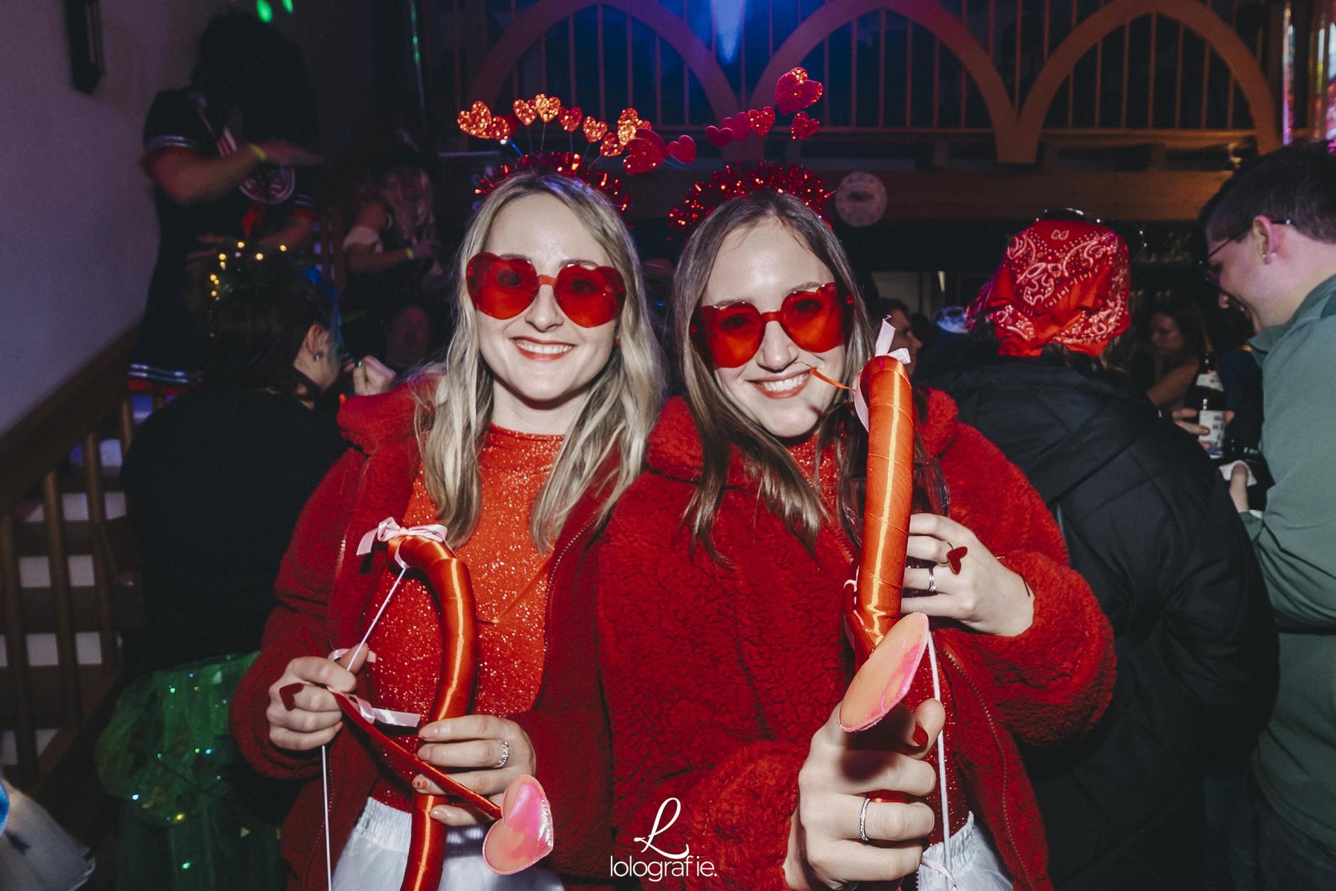 So war der Weiberfasching im Roberts (Bild: ama)
