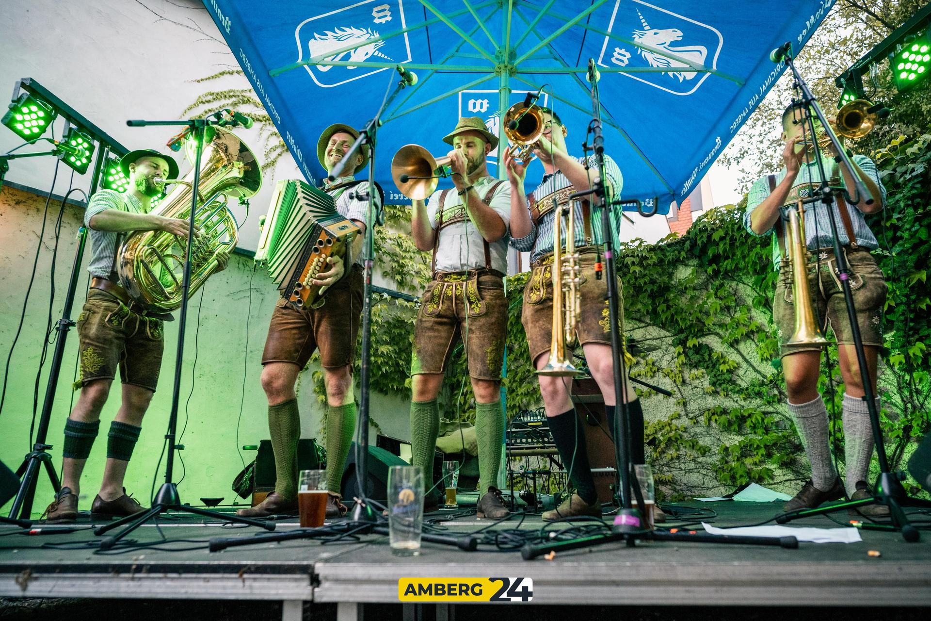 Das sind die Bilder vom Brassfestival im Winkler Biergarten am Donnerstag.  (Bild: Justus Gregor)