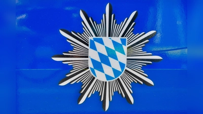Als die Polizei im Landkreis Amberg-Sulzbach einen Haftbefehl, der gegen einen 61-Jährigen vorlag, vollstrecken wollte, wurde der Mann renitent. (Symbolbild: Petra Hartl)
