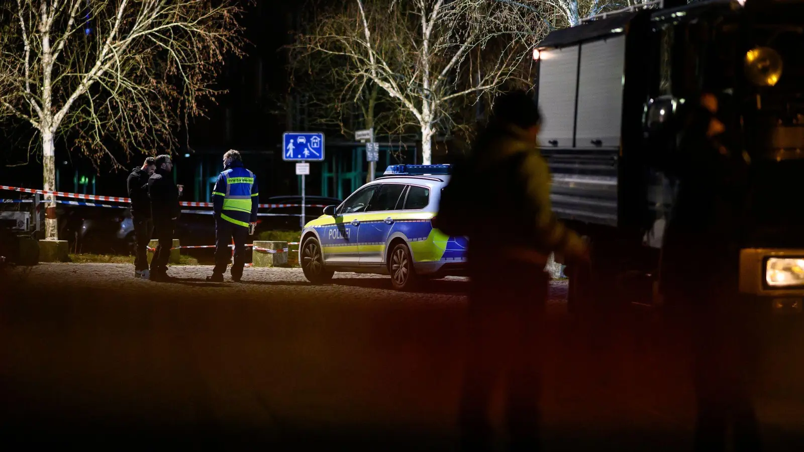 Ein Mann hatte am 18. Dezember im Stadtteil Geismar nach damaligen Angaben der Ermittler eine Frau grundlos angegriffen und zu Boden geworfen. (Archivbild) (Bild: Swen Pförtner/dpa)