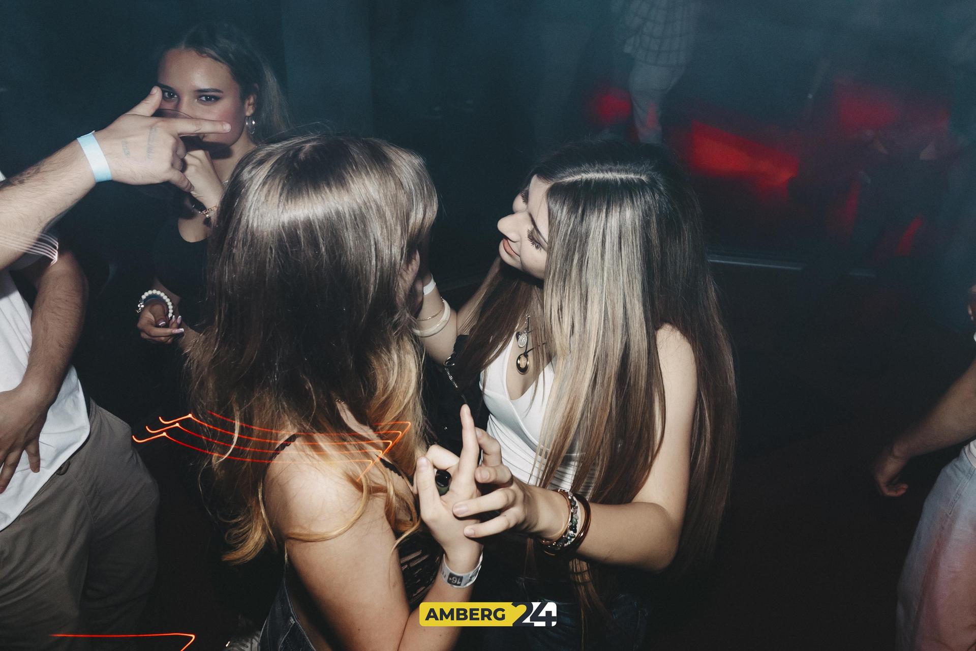 Hiphop und 2010er liefen am Samstag im Trio – und ihr durftet ab 16 mitfeiern. (Bild: Lolografie)