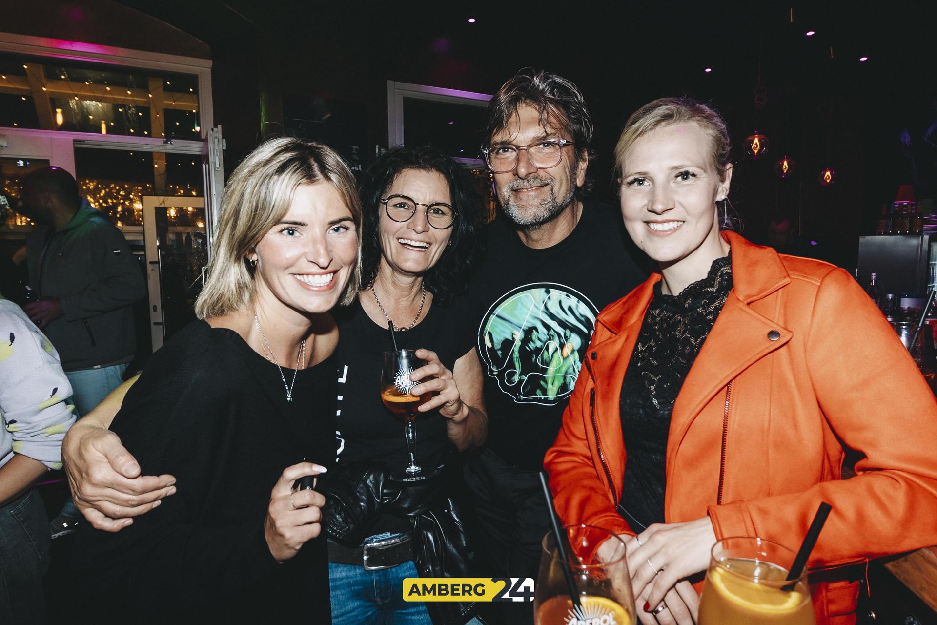 Das Team hat mit euch und der Band Inchoate den siebten Geburtstag der Bar gefeiert.  (Bild: Lolografie)