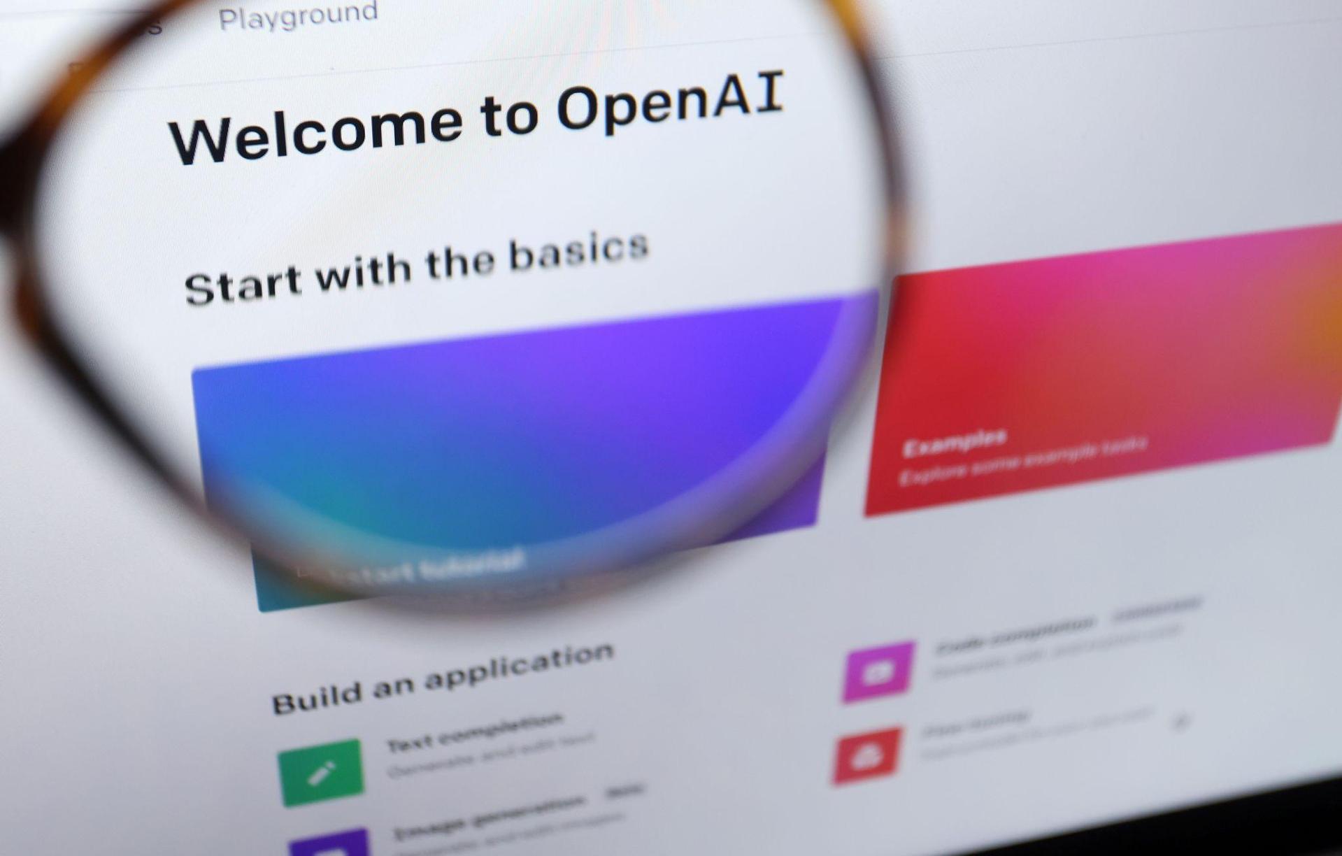 ChatGPT von OpenAI löste vor rund drei Jahren den Hype um künstliche Intelligenz aus. (Archivbild) (Bild: Karl-Josef Hildenbrand/dpa)