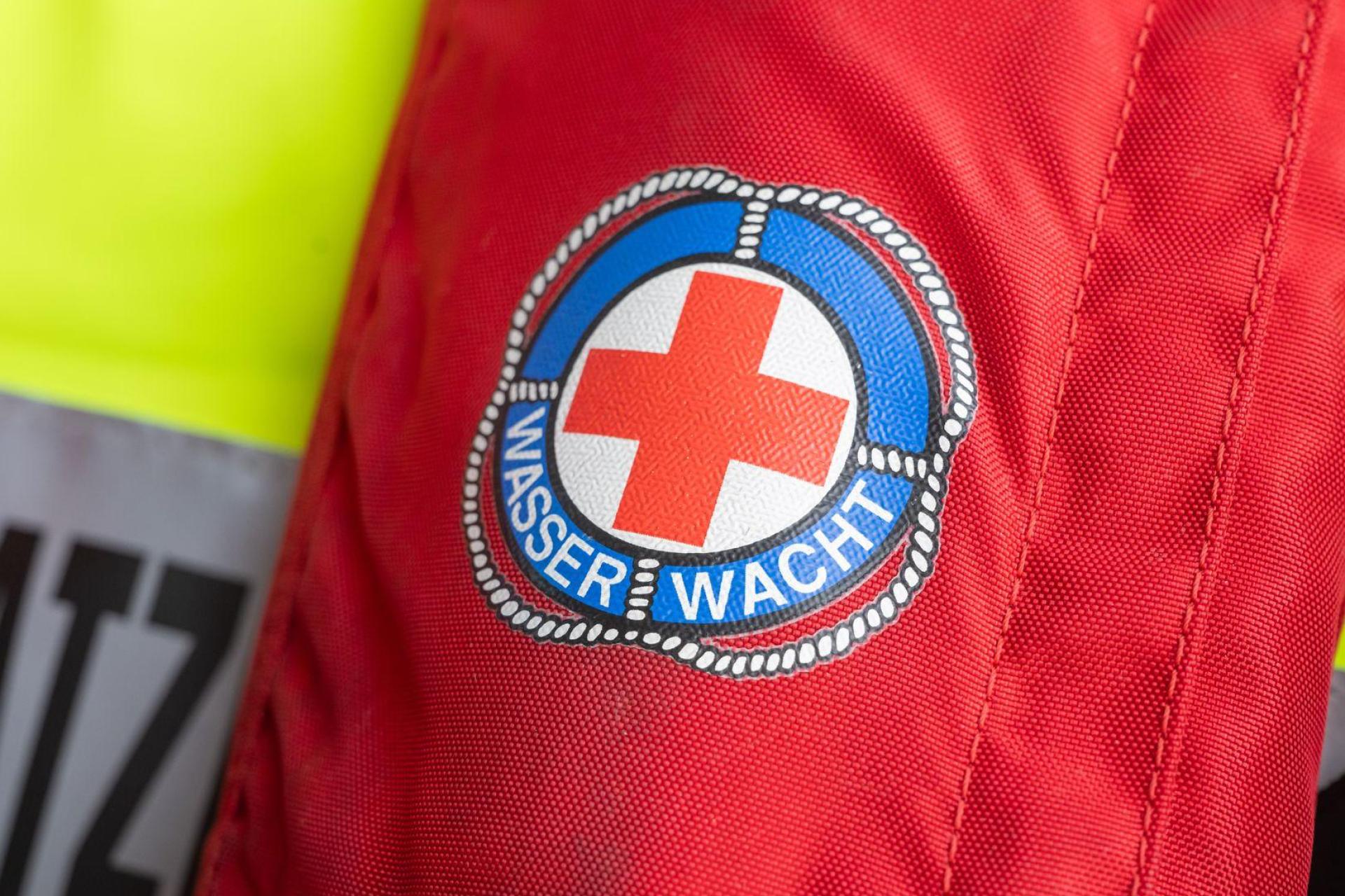 Der 23-Jährige wurde noch erfolglos reanimiert. (Symbolbild) (Bild: Peter Kneffel/dpa)