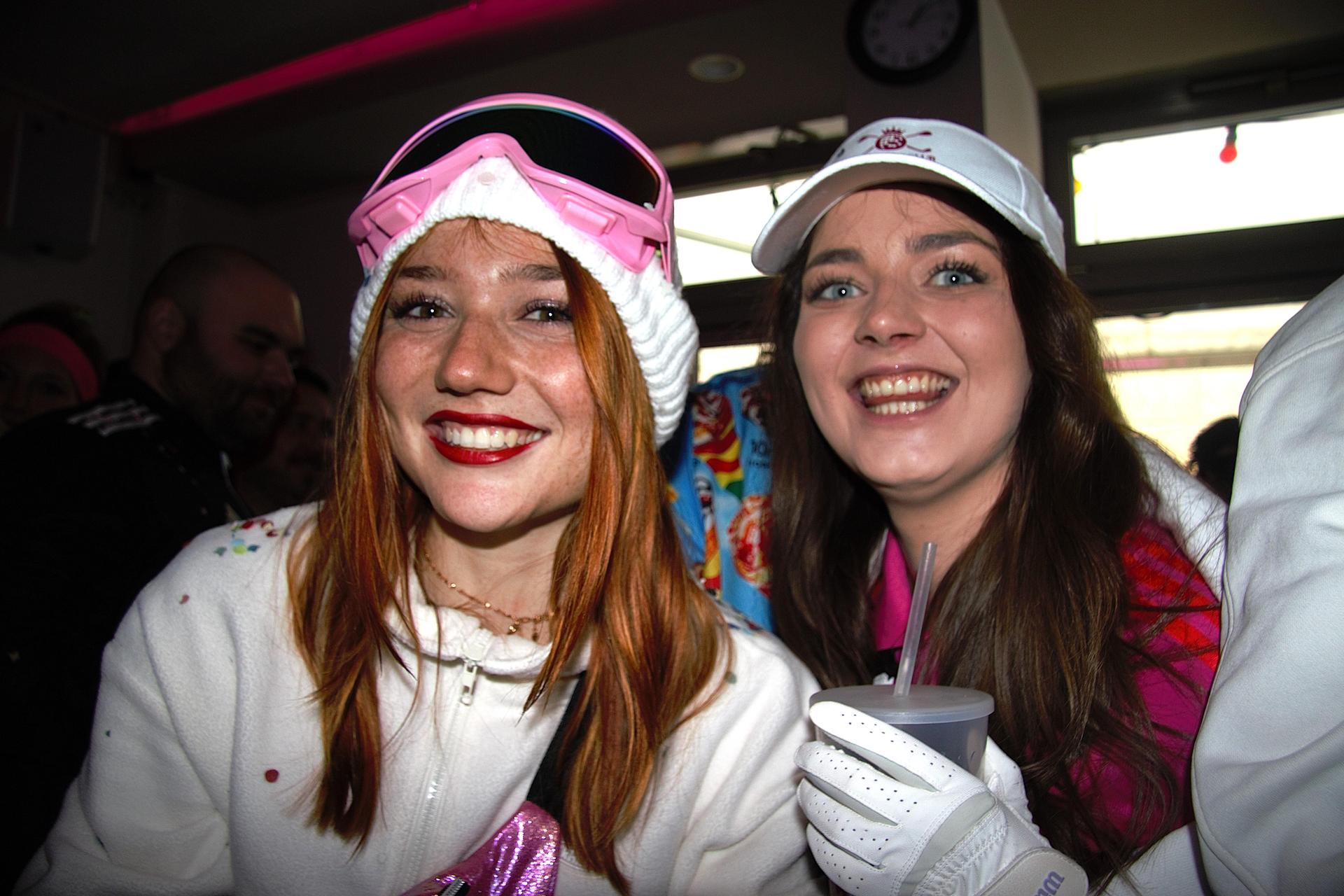 Zur Konfettiparty im Colomba war ordentlich Faschingslaune angesagt. (Bild: Marlin Nixdorf)