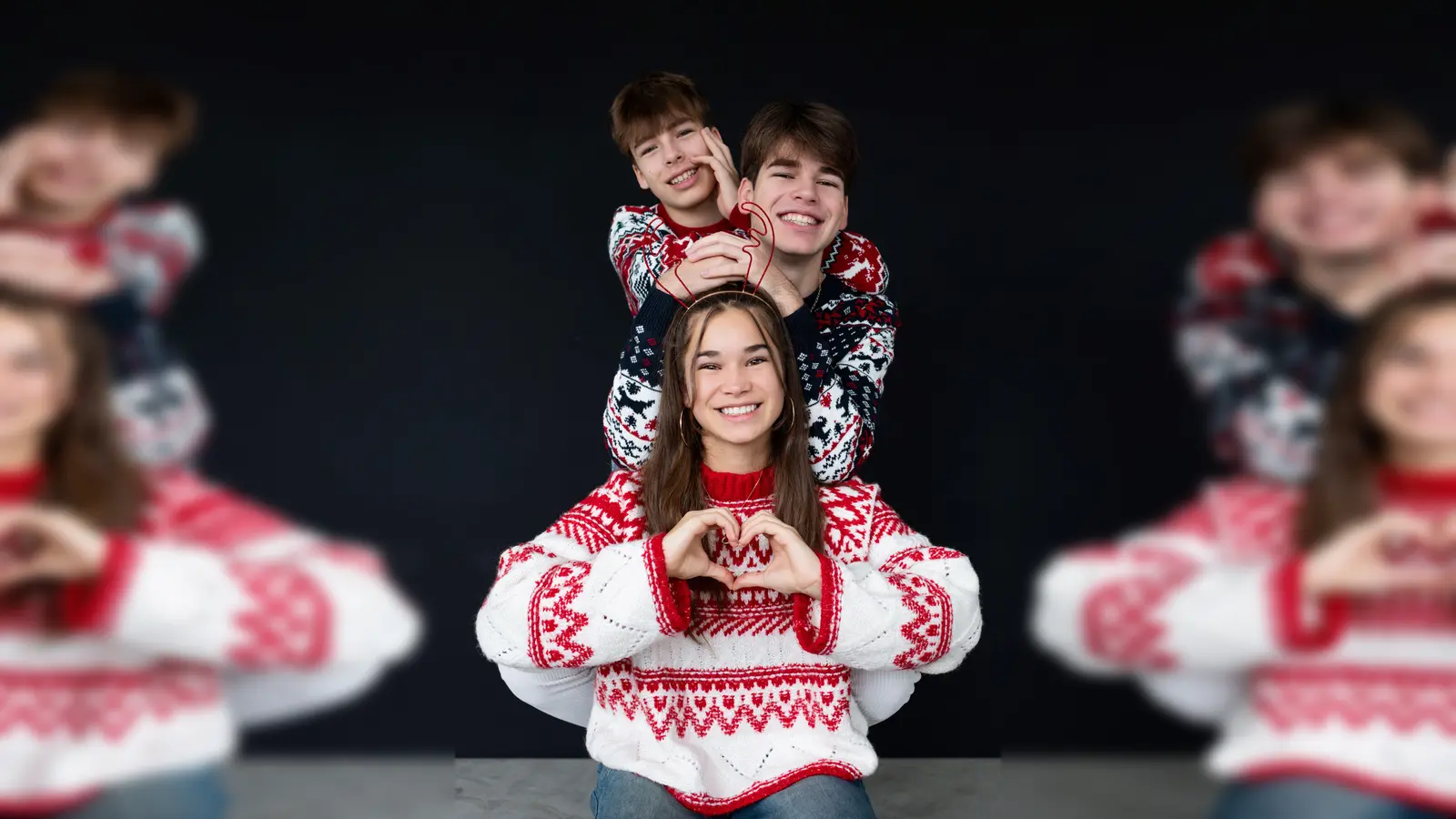 Die drei Geschwister sind stolz auf ihren ersten Weihnachtssong.  (Bild: Mariana Hoffmann)