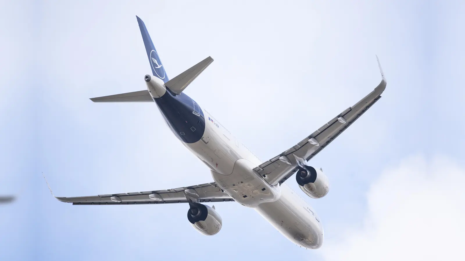 Es ist kein Flieger von Jet2Holidays, aber er geht genauso ab wie der Trend auf den Sozialen Medien. (Symbolbild: Christophe Gateau)