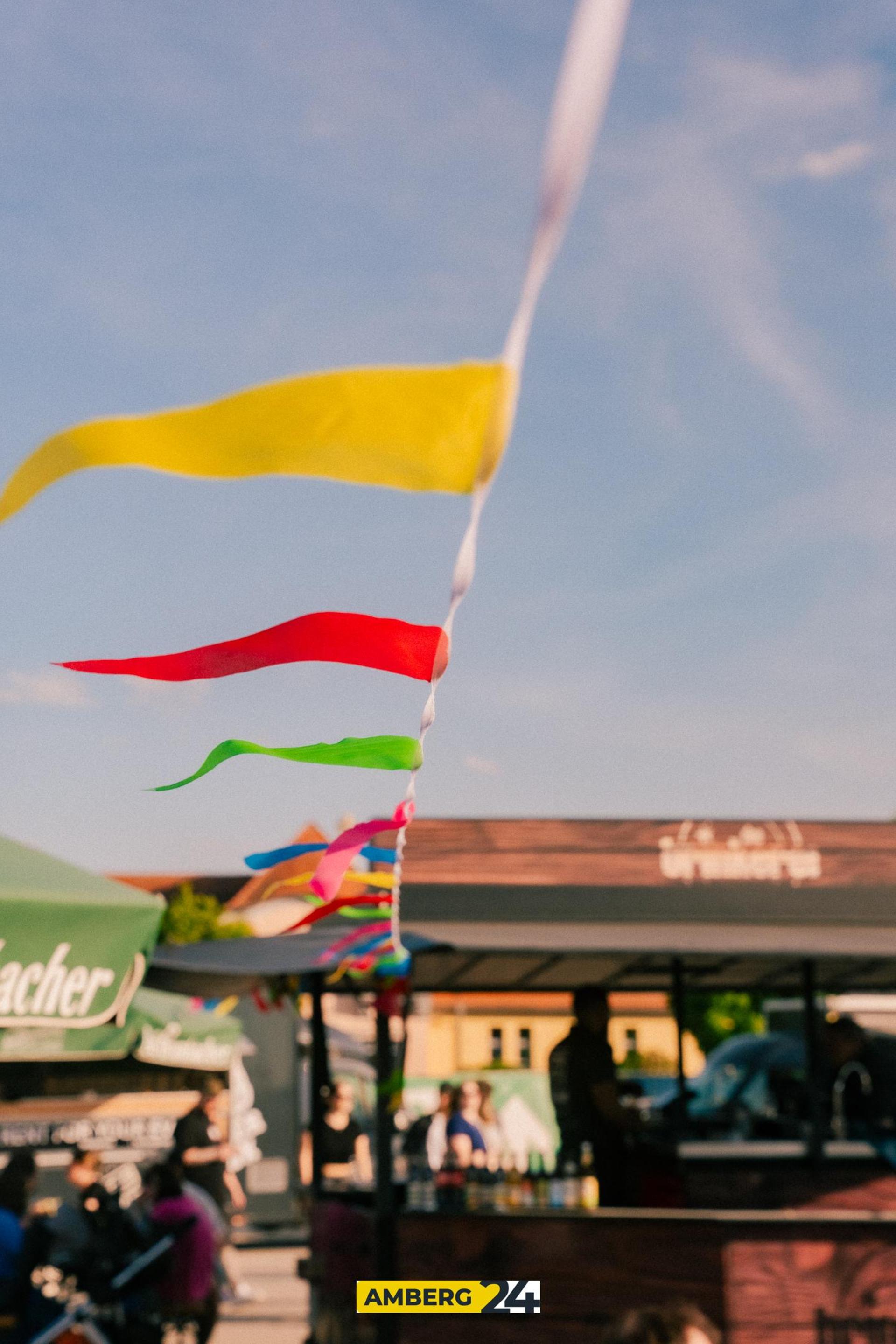 Auf dem Foodtruck-Festival in Amberg war am Freitag einiges los! (Bild: David Mueller)