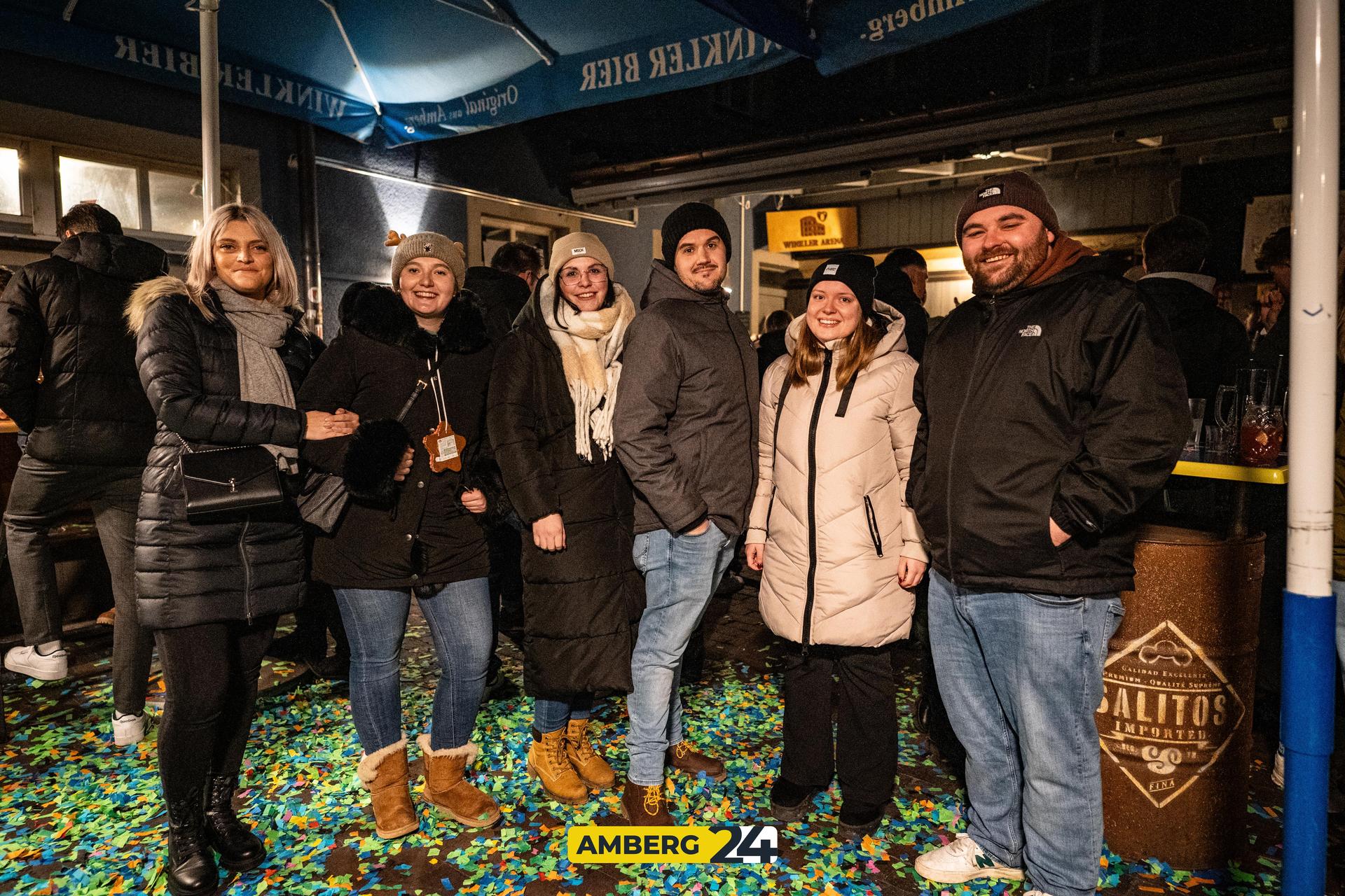 Die Fotos von Feiernden im Blauen Haus findet ihr auf Amberg24. Wir wünschen viel Spaß beim Durchklicken.  (Bild: Laura Kopold)