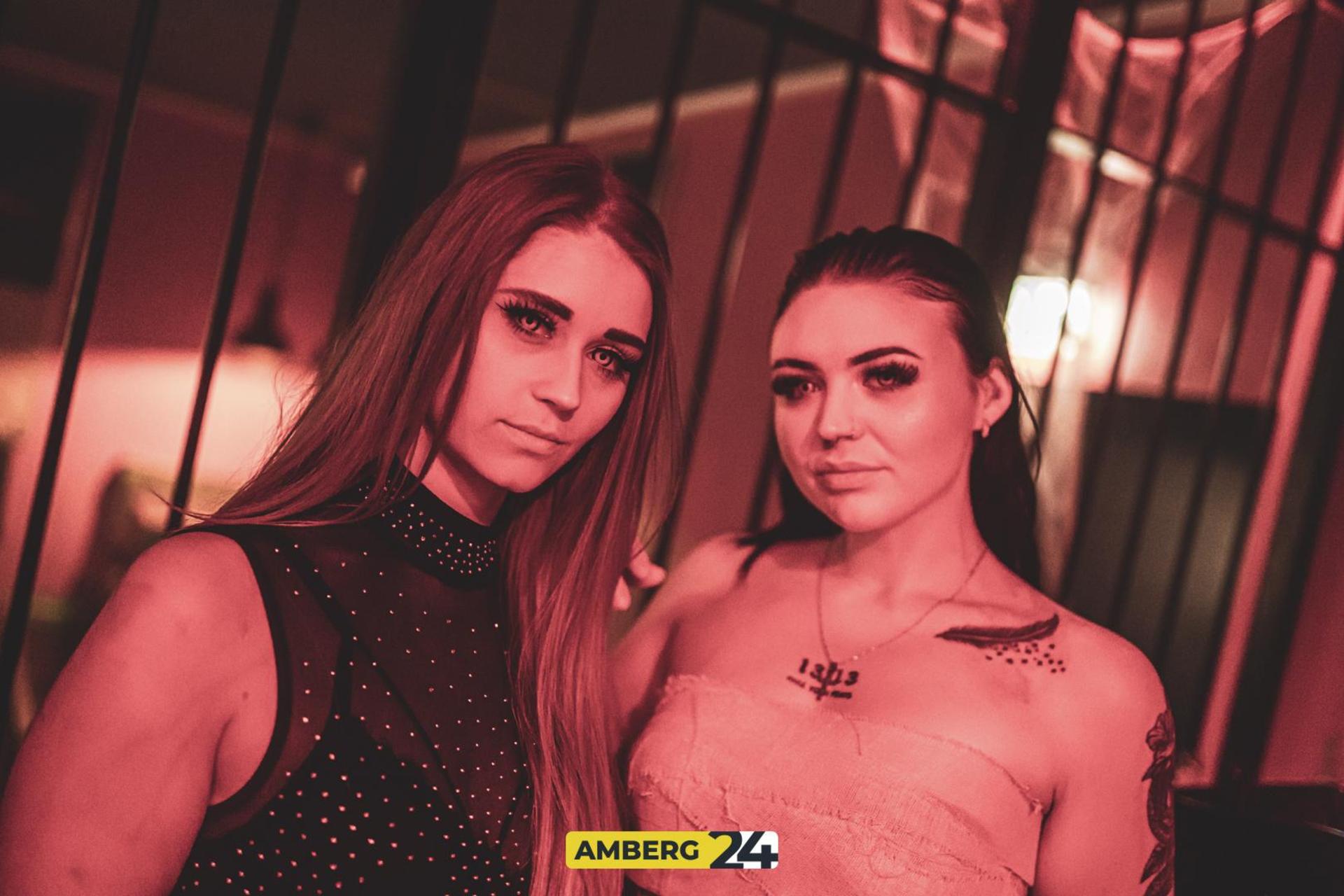 Saures auf die Ohren und eine spooky Atmo haben die Veranstalter der fetten Halloween-Party im Happy Rock versprochen. (Bild: Julia Bär)