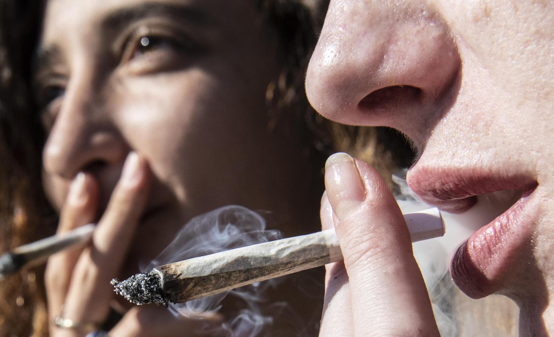 Ab 1. April soll in Deutschland Cannabis legal sein. (Bild: Oliver Berg/dpa)