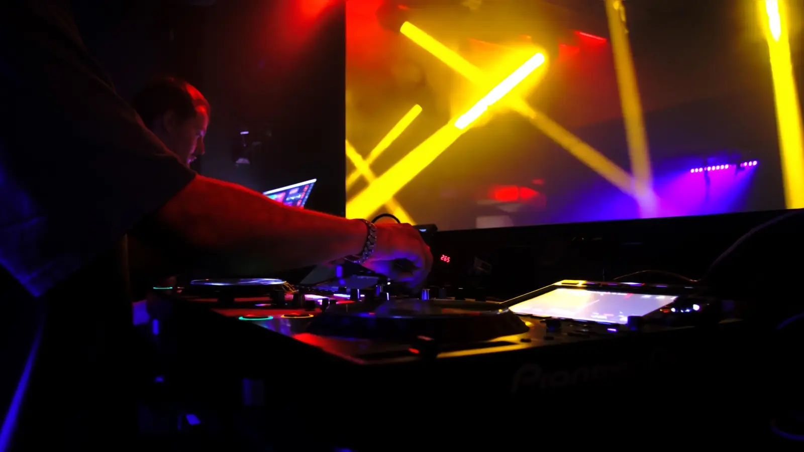 Am Samstag gaben Afrobeats und Hiphop den Ton an. (Bild: Marlin Nixdorf)