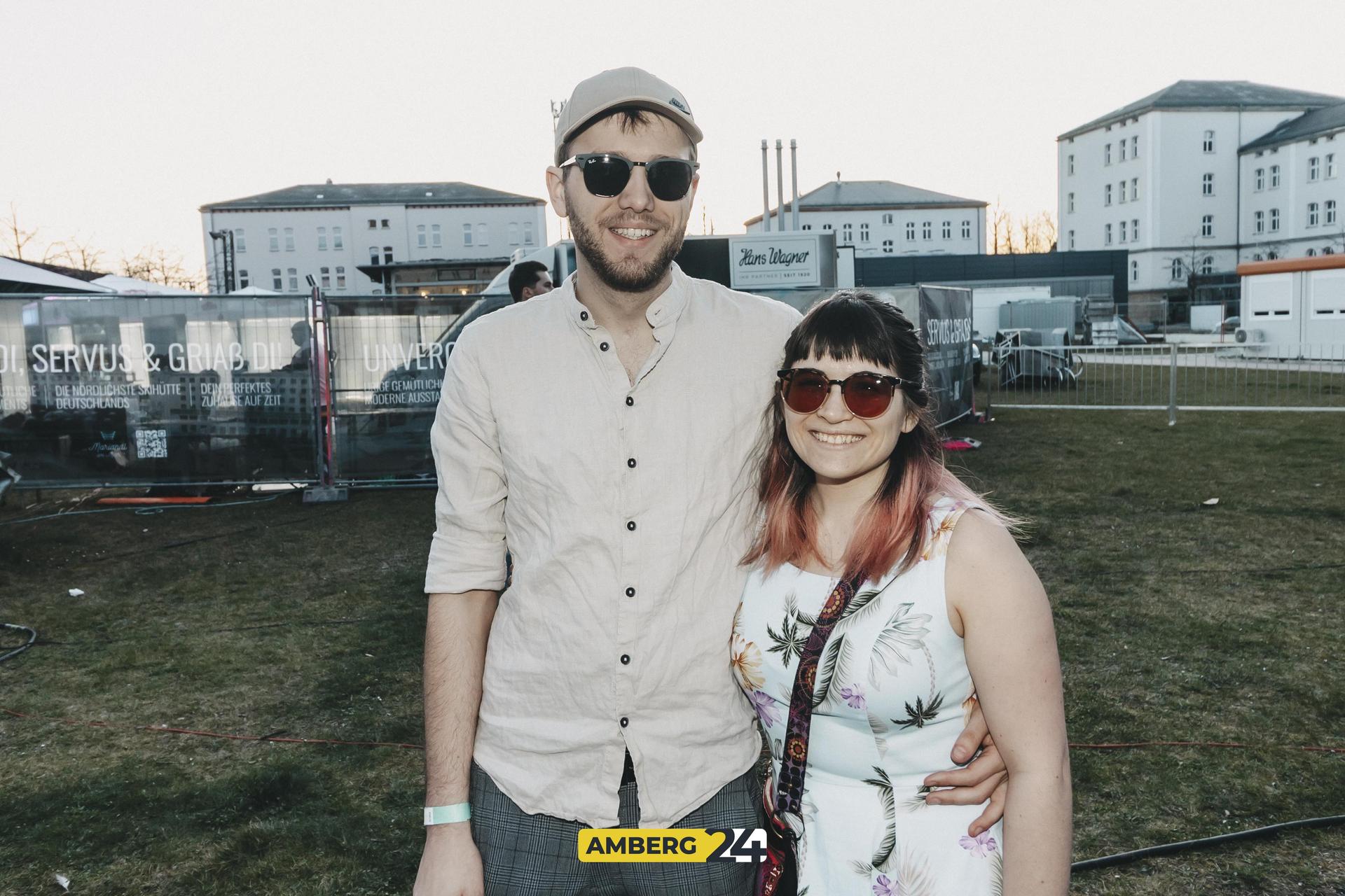Das erste Mal fand in Amberg das Kirschblütenfestival statt. Der Campus der Amberger OTH verwandelte sich in ein pinkes Paradies. Lolo war für euch vor Ort.  (Bild: Lolografie)