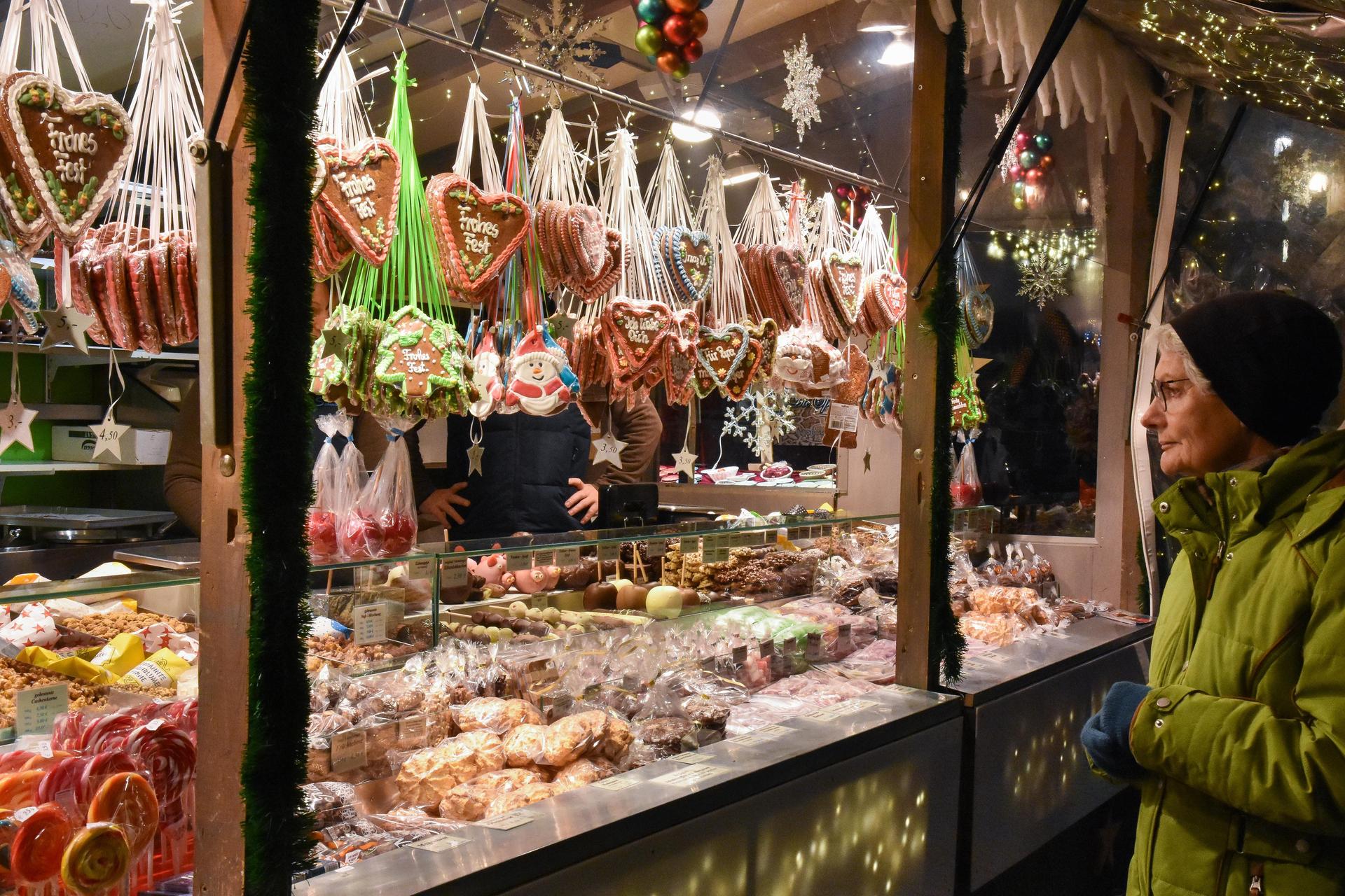 Gebrannte Mandeln, Zuckerwatte und alles, was das Herz begehrt, gibt es ebenfalls.  (Bild: Stephan Huber)