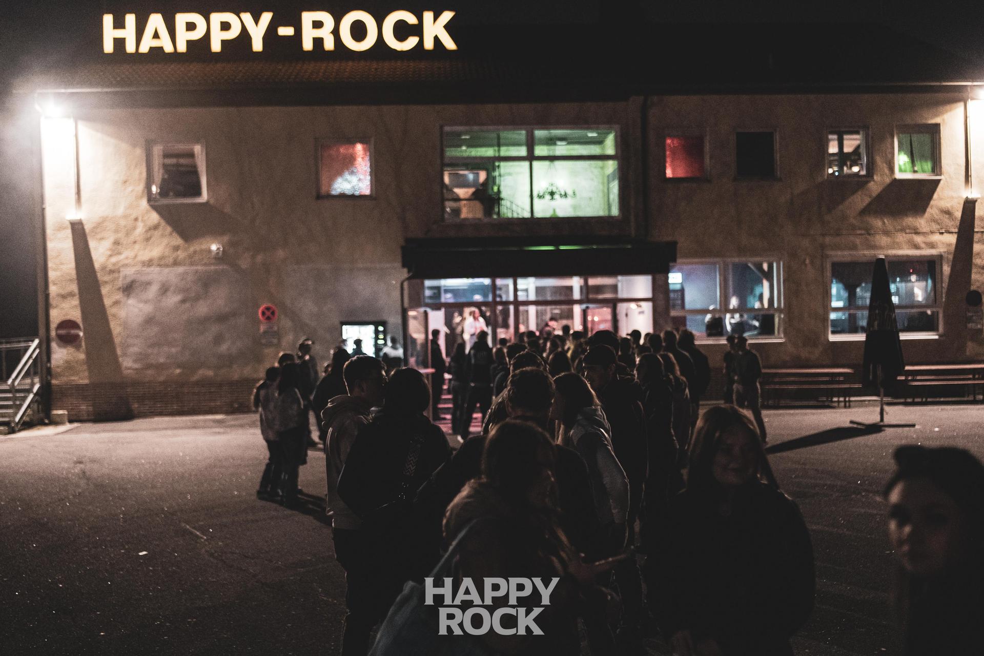 Die Oberstufe des MRG feierte am Freitagabend im Happy Rock (Bild: Julia Bär)