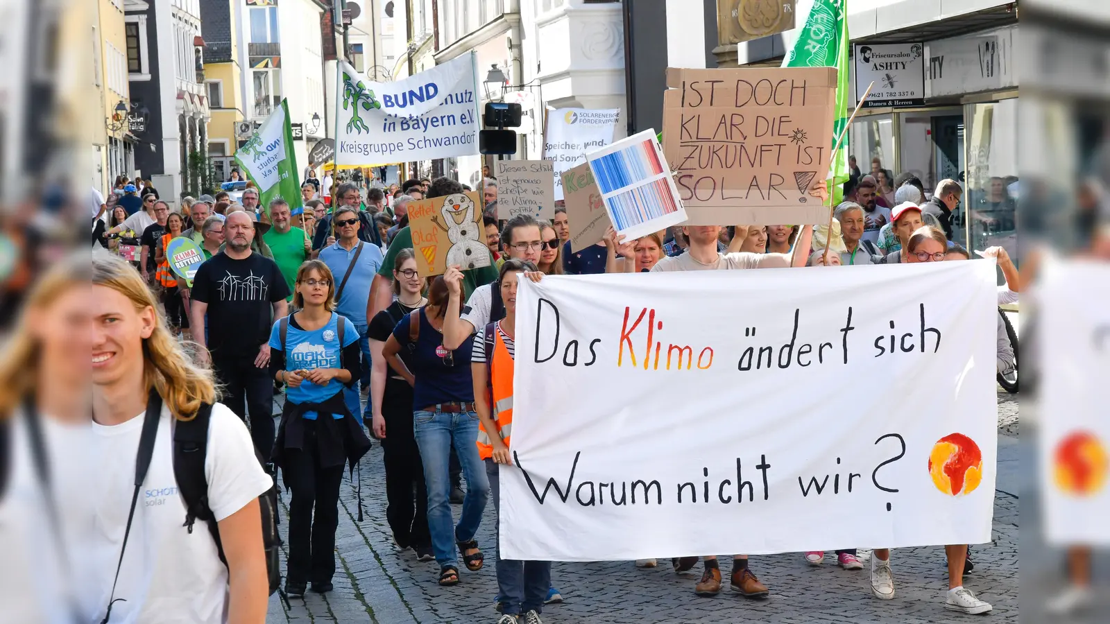 Globaler Klimastreik Fridays for Future Amberg – auch am 14. Februar im Maltesergarten. (Bild: Petra Hartl)