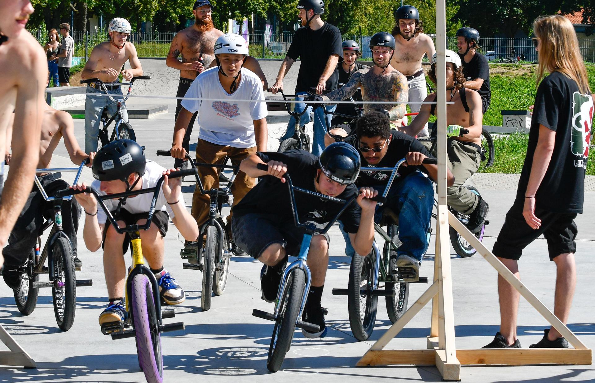 Im Amberger Skatepark war am Samstag ganz schön viel los.  (Bild: Petra Hartl)