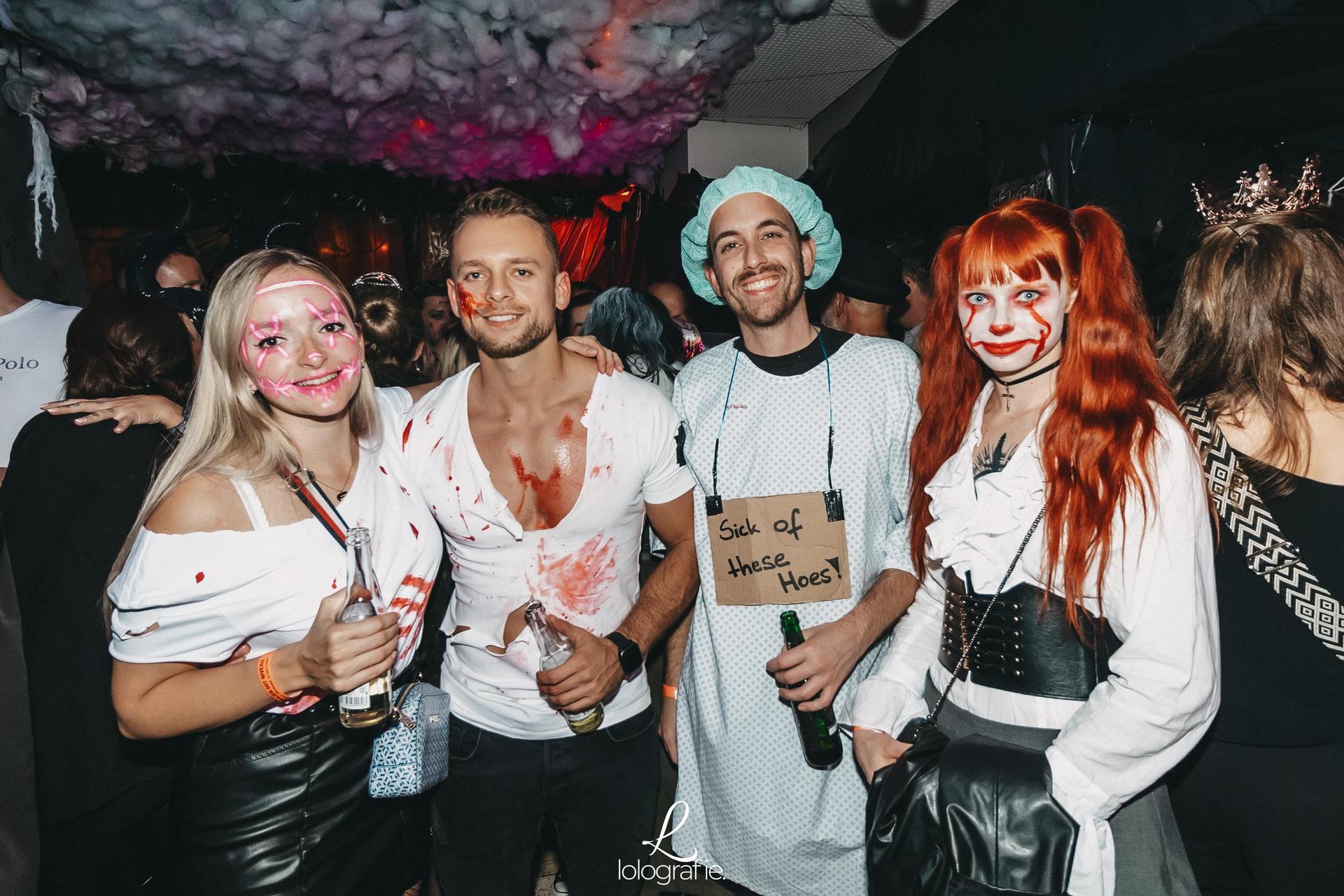 Das Colomba war in der Halloween-Nacht proppenvoll - und geile Verkleidungen gab es auch zu sehen. (Bild: Leonie Hartung)
