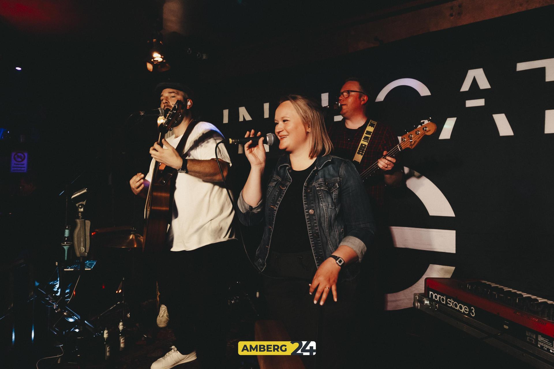 Das Team hat mit euch und der Band Inchoate den siebten Geburtstag der Bar gefeiert.  (Bild: Lolografie/ Leonie Hartung)