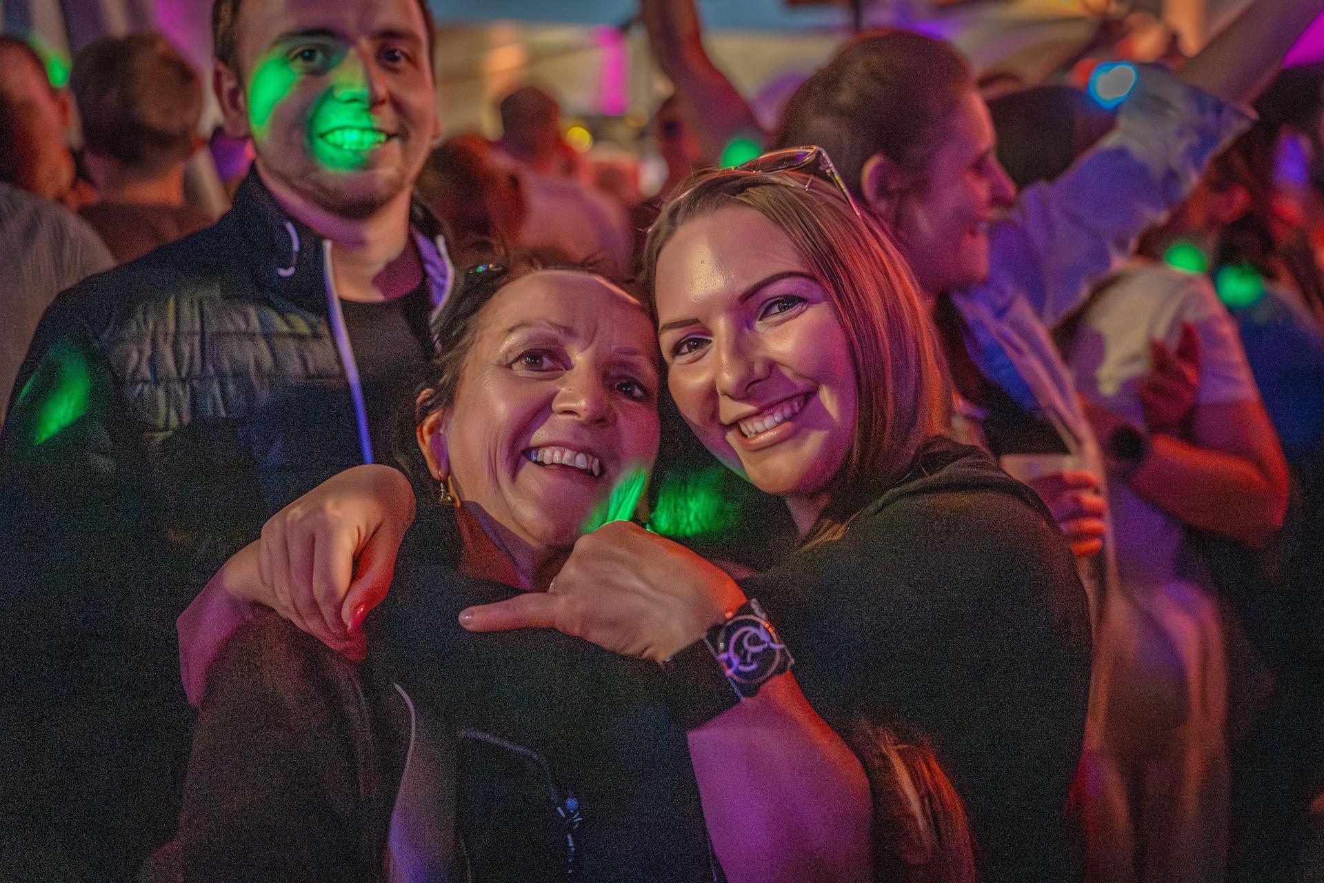 Amberg feiert Altstadtfest und macht die Nacht zum Tag. (Bild: Michael Golinski)