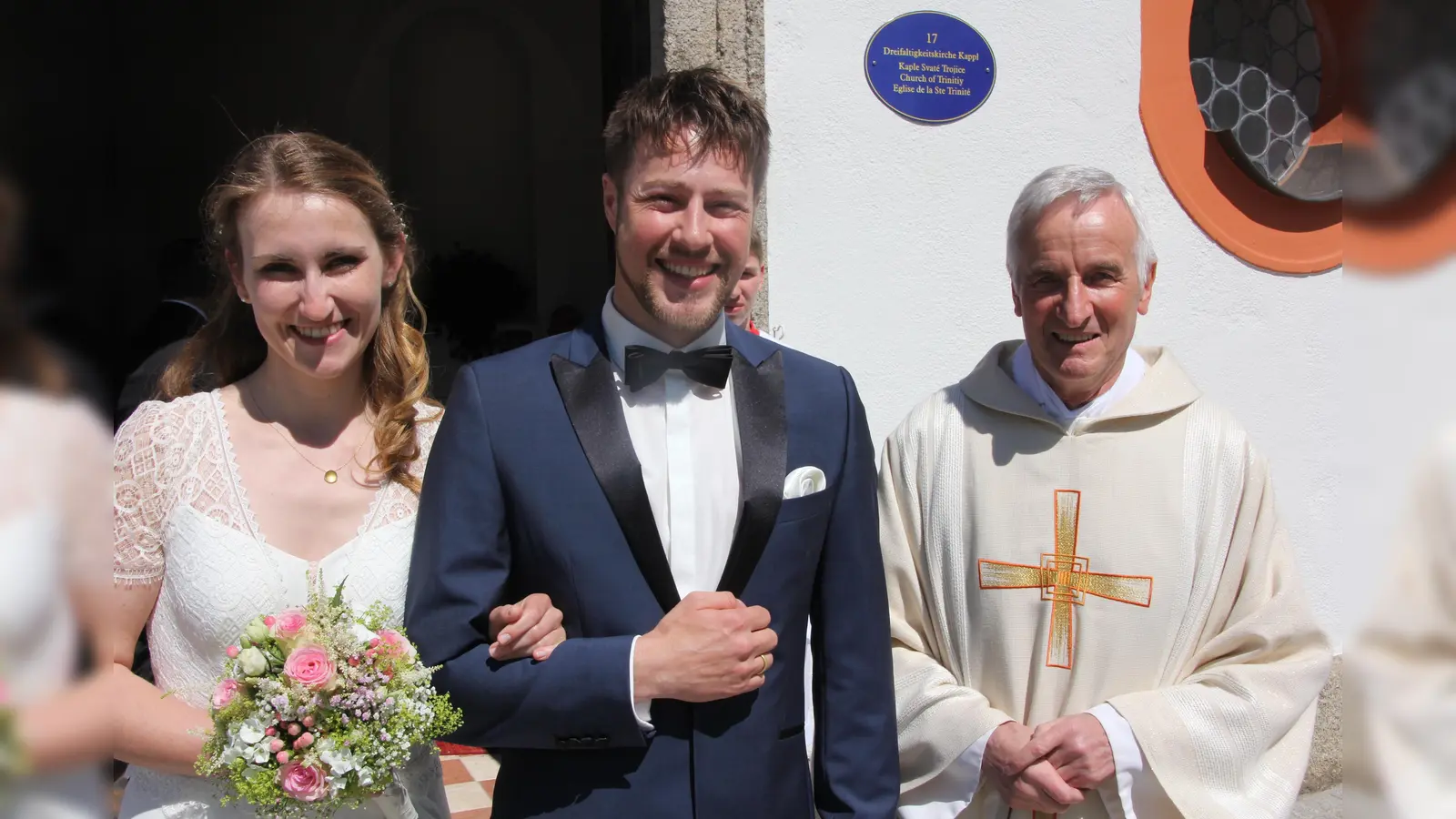 Michaela Guter und Johannes Stretz haben in der Dreifaltigkeitskirche Kappl geheiratet. (Bild: kro)